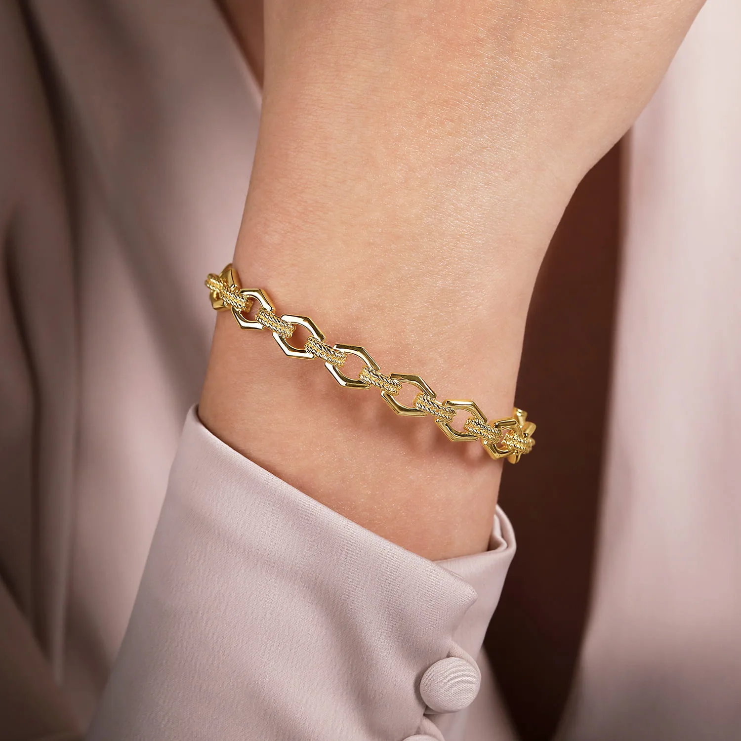 High Polished Chain Link Cuff Bracelet with Twisted Rope Connectors in 14K Yellow Gold, photograph 4
