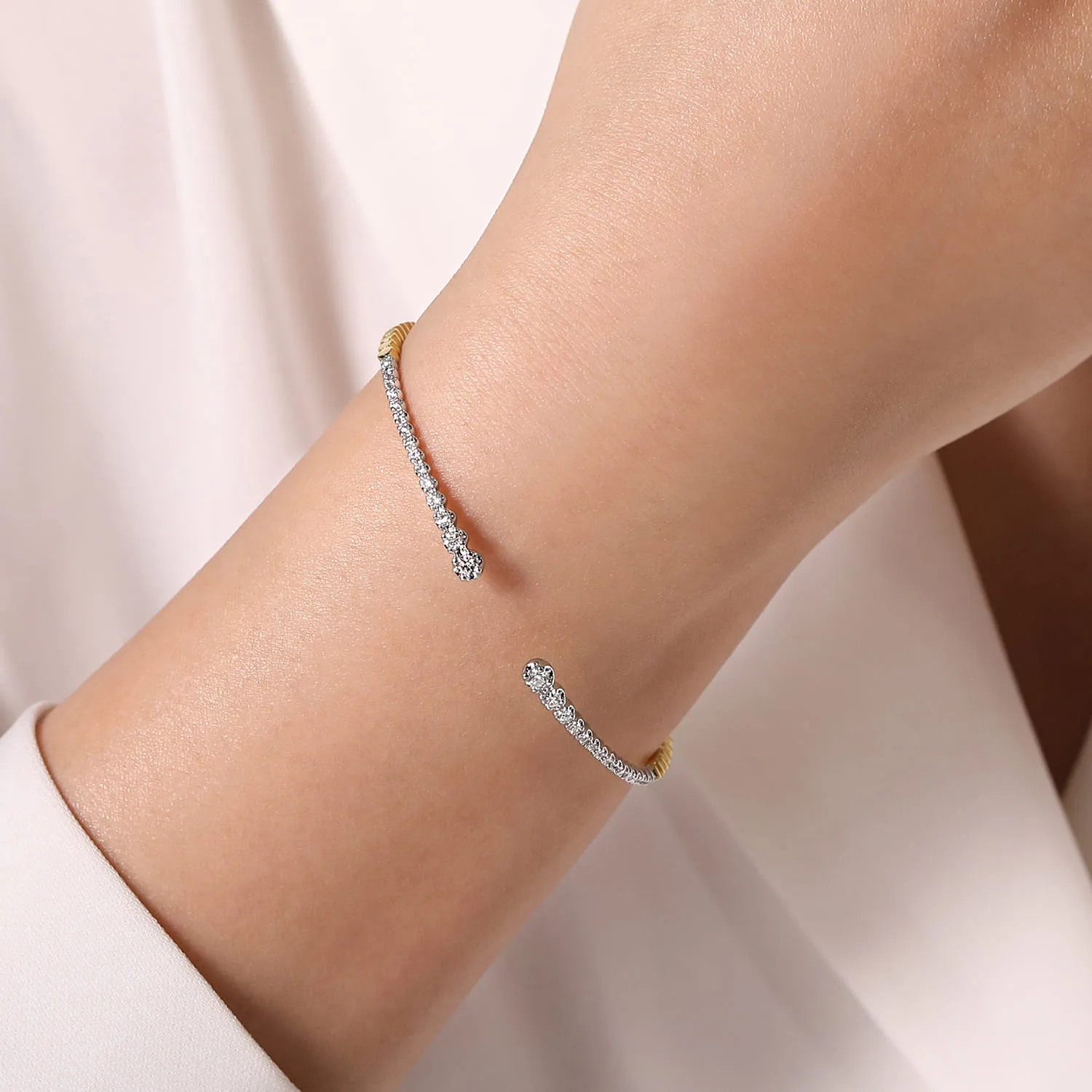 Split Cuff Bracelet with Graduating Diamonds in 14K White/Yellow Gold, photograph 4