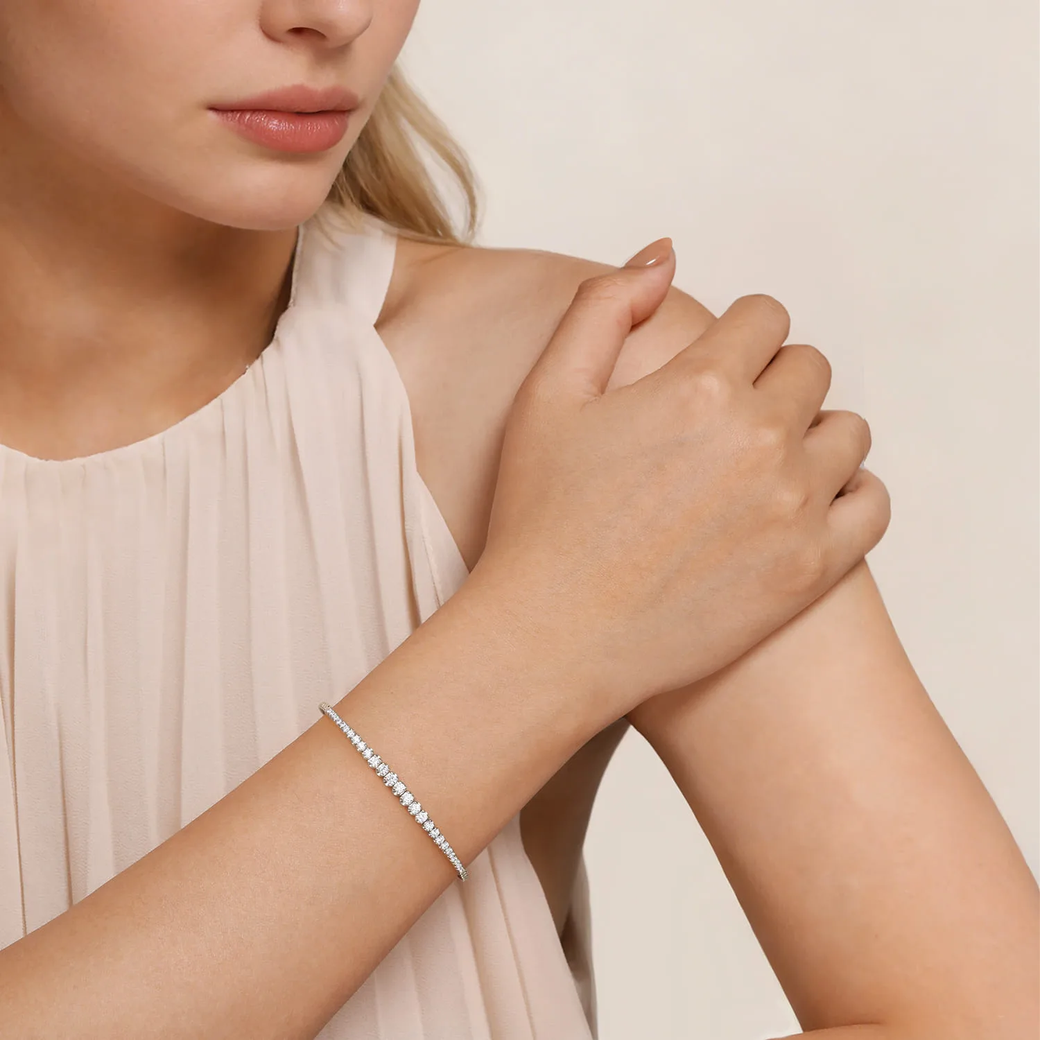 Diamond Bangle in 14K White Gold, photograph 4