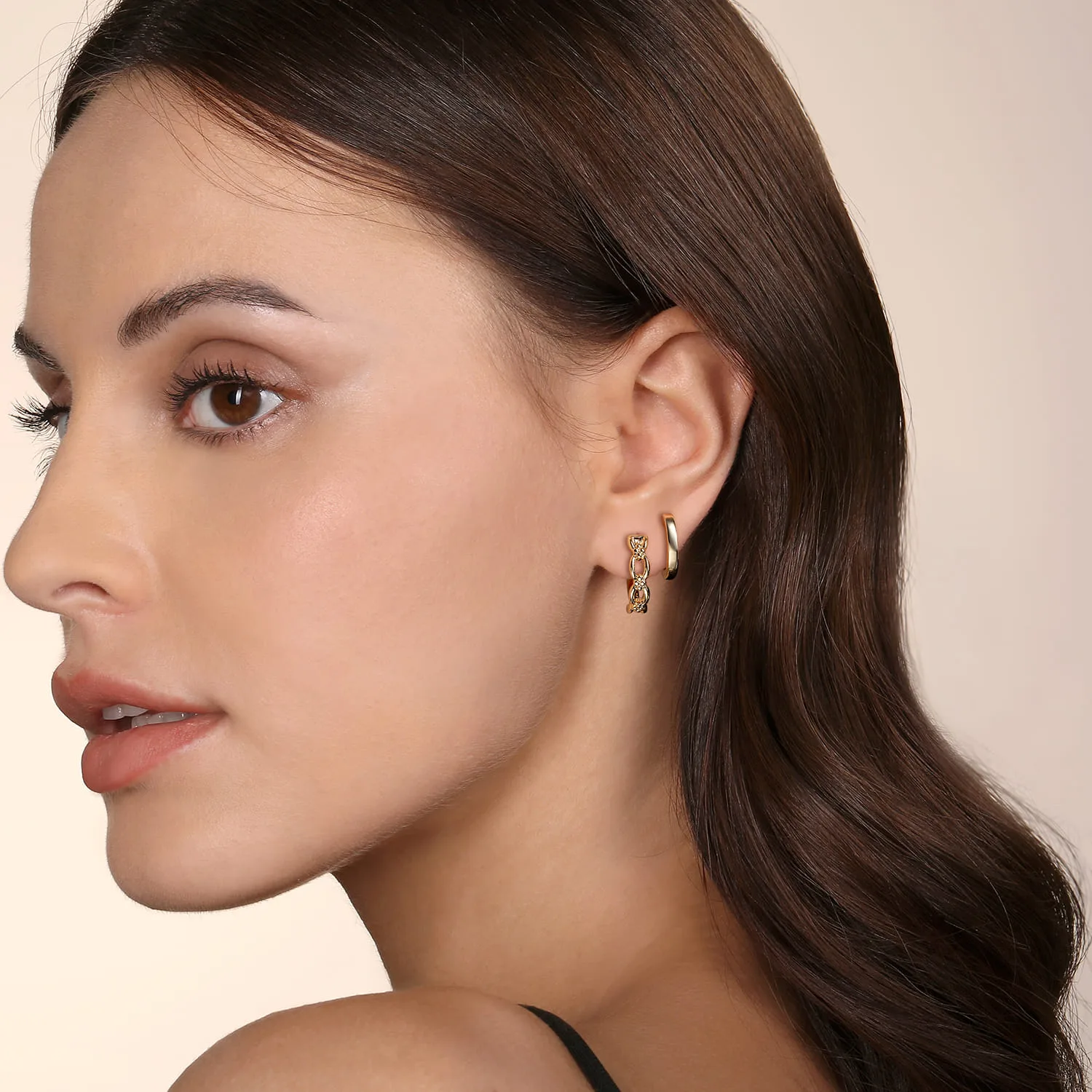 Bujukan Stuggies Earrings in 14K Yellow Gold, photograph 2