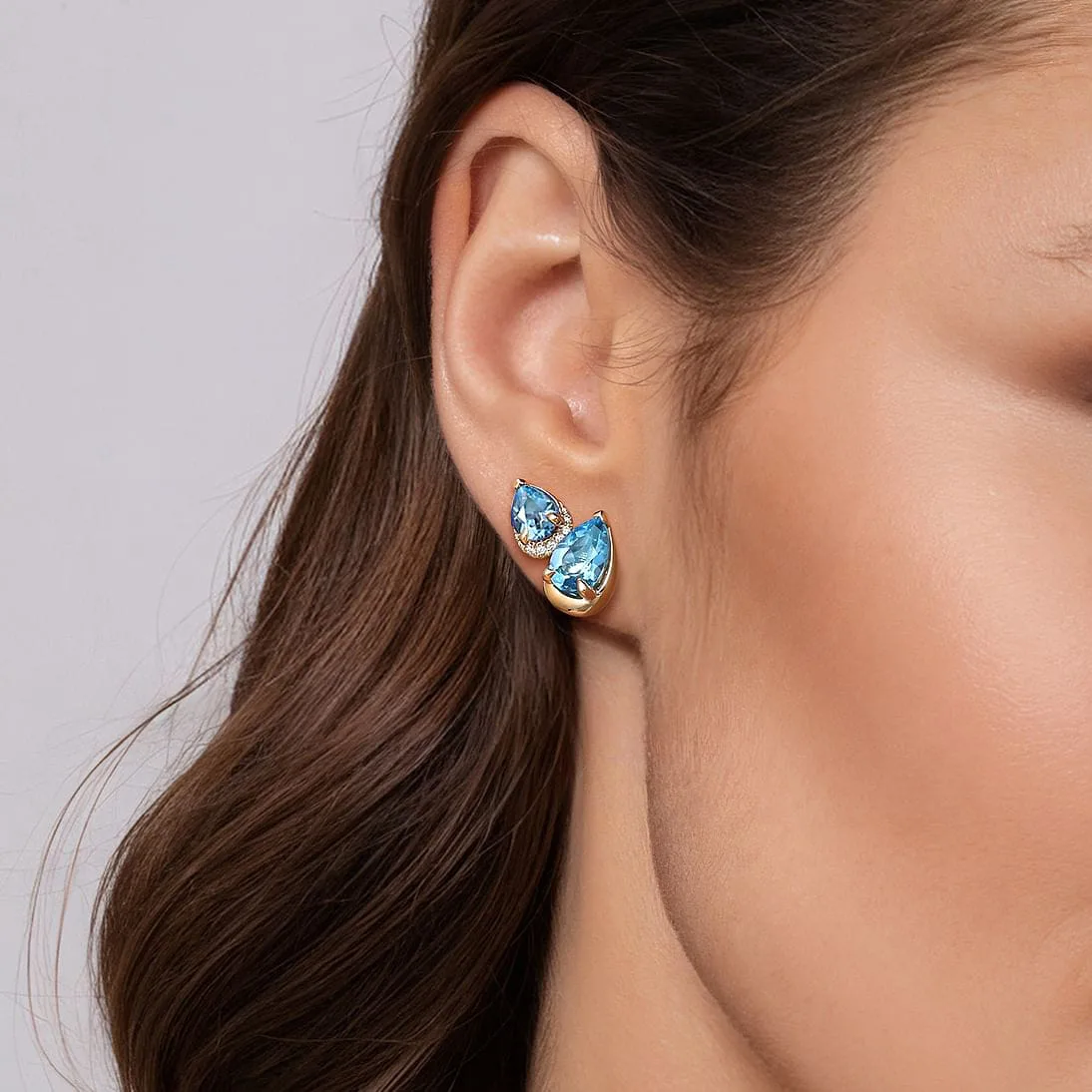 Toi et Moi Diamond and Blue Topaz Stud Earrings in 14K Yellow Gold, photograph 2