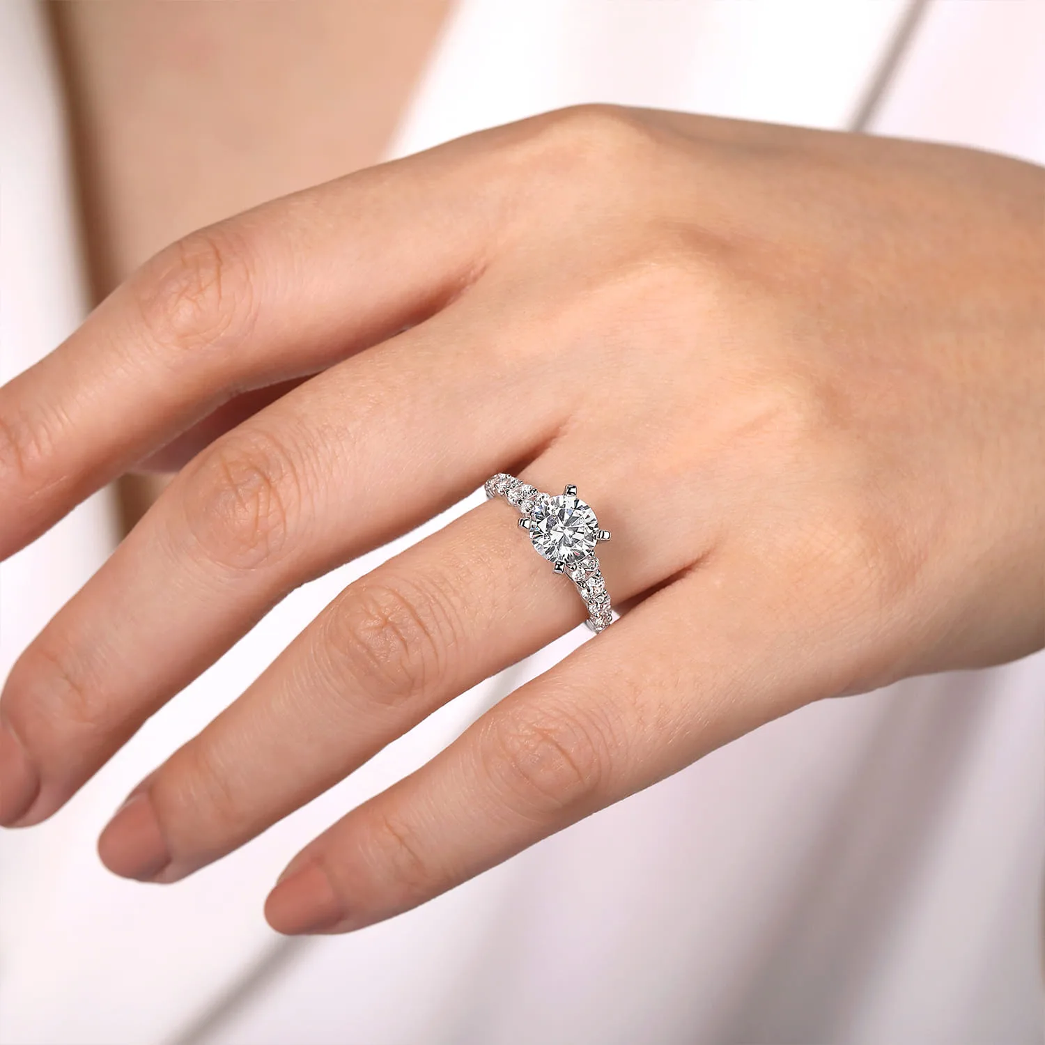 Round Diamond Engagement Ring in Platinum, photograph 6