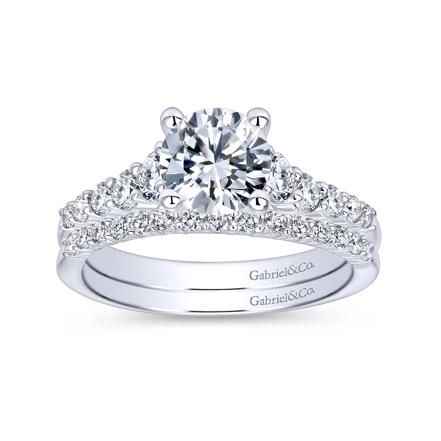Round Diamond Engagement Ring in Platinum, photograph 4