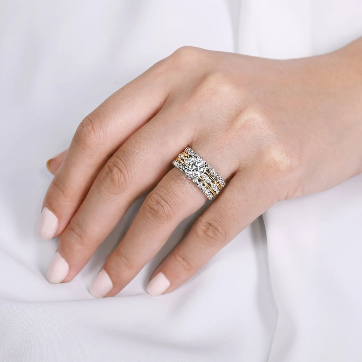 Round Diamond Engagement Ring in 14K White/Yellow Gold, photograph 6