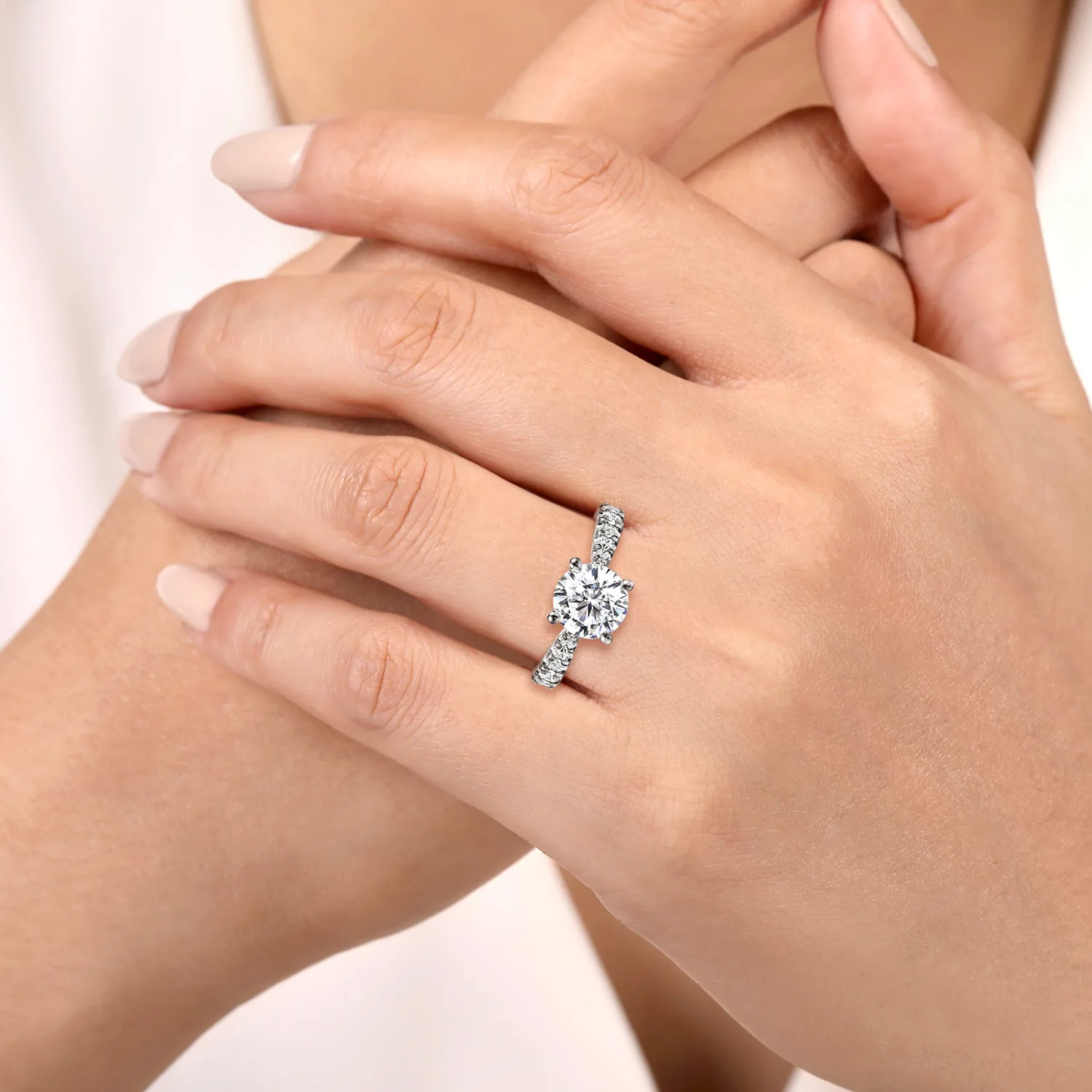 Round Diamond Engagement Ring in 14K White Gold, photograph 6