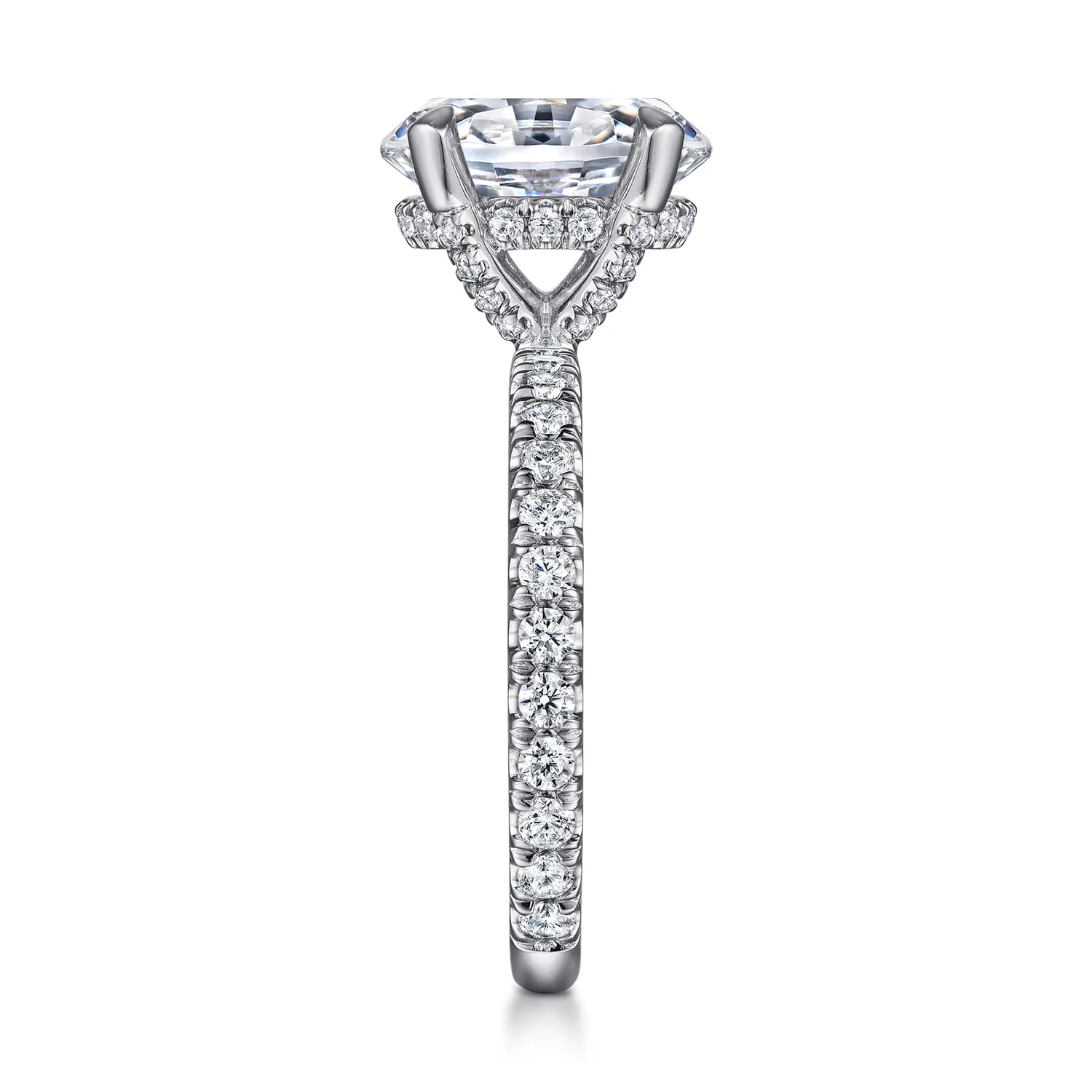 Oval Diamond Engagement Ring in 14K Yellow Gold, photograph 5