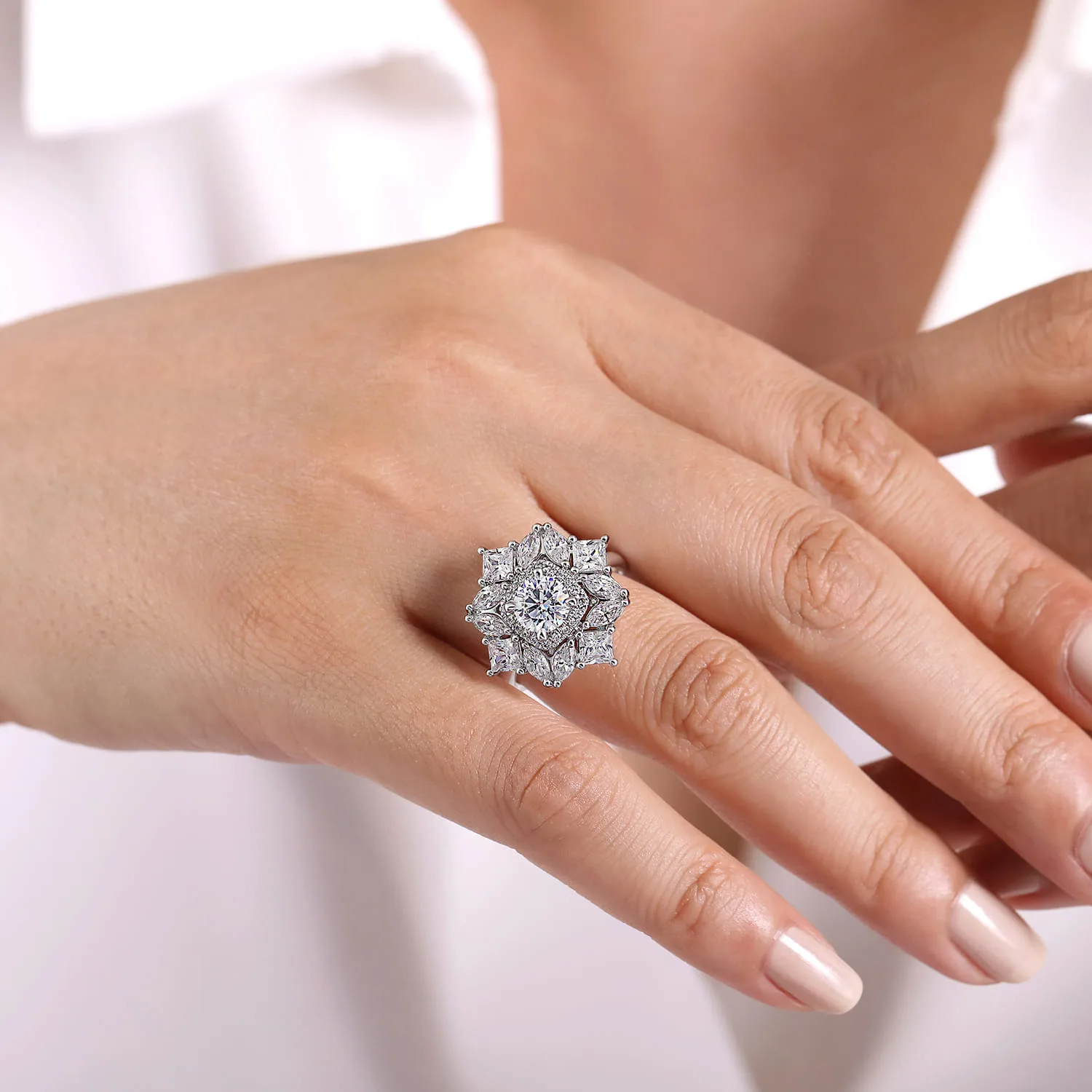 Round Fancy halo Diamond Engagement Ring in 14K White Gold, photograph 6