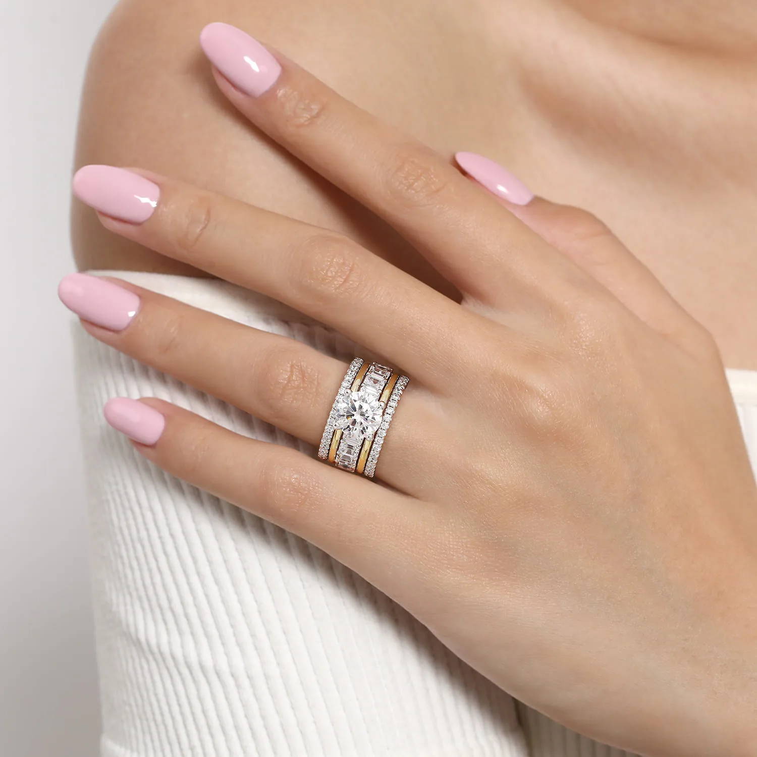 Round Diamond Engagement Ring in 14K White/Yellow Gold, photograph 6