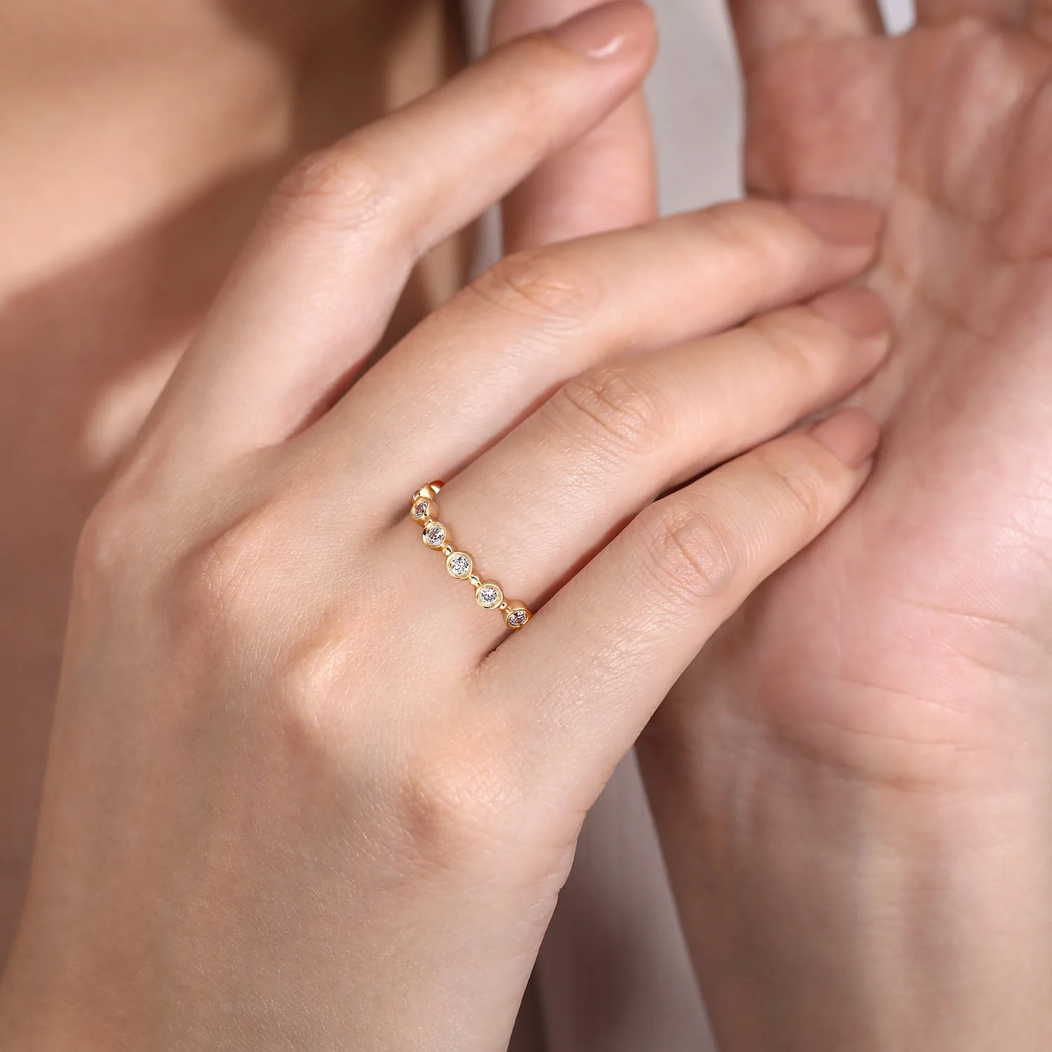 Diamond Bezel Station Diamond Stackable Ring in 14K Yellow Gold, photograph 5
