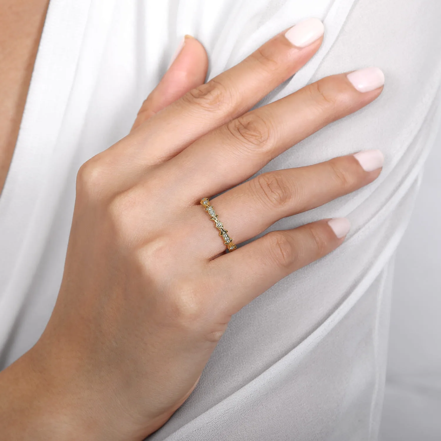 Floral Diamond Stackable Ring in 14K Yellow Gold, photograph 5