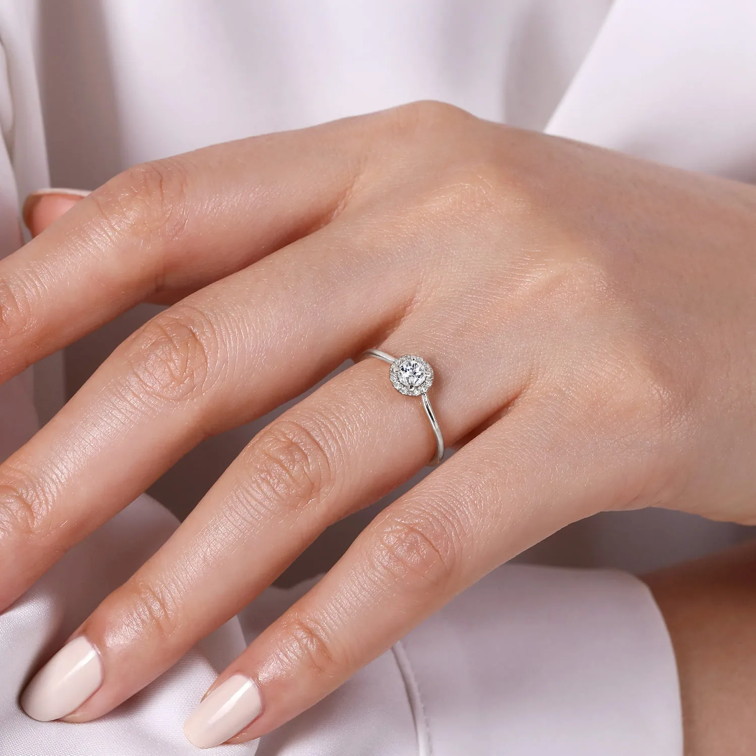 Diamond Halo Ring in 14K White Gold, photograph 5