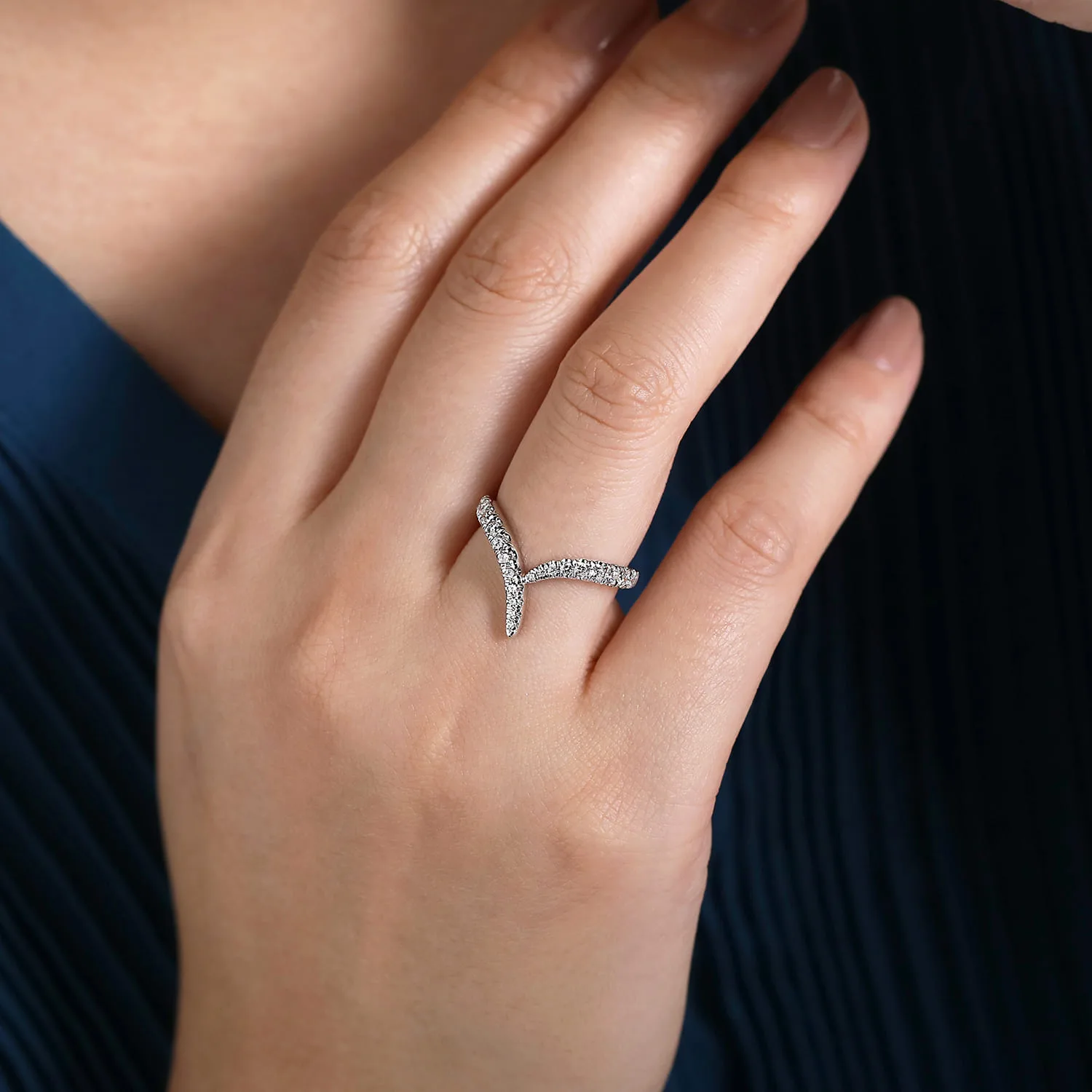 V Shaped Bypass Diamond Ring in 14K White Gold, photograph 5