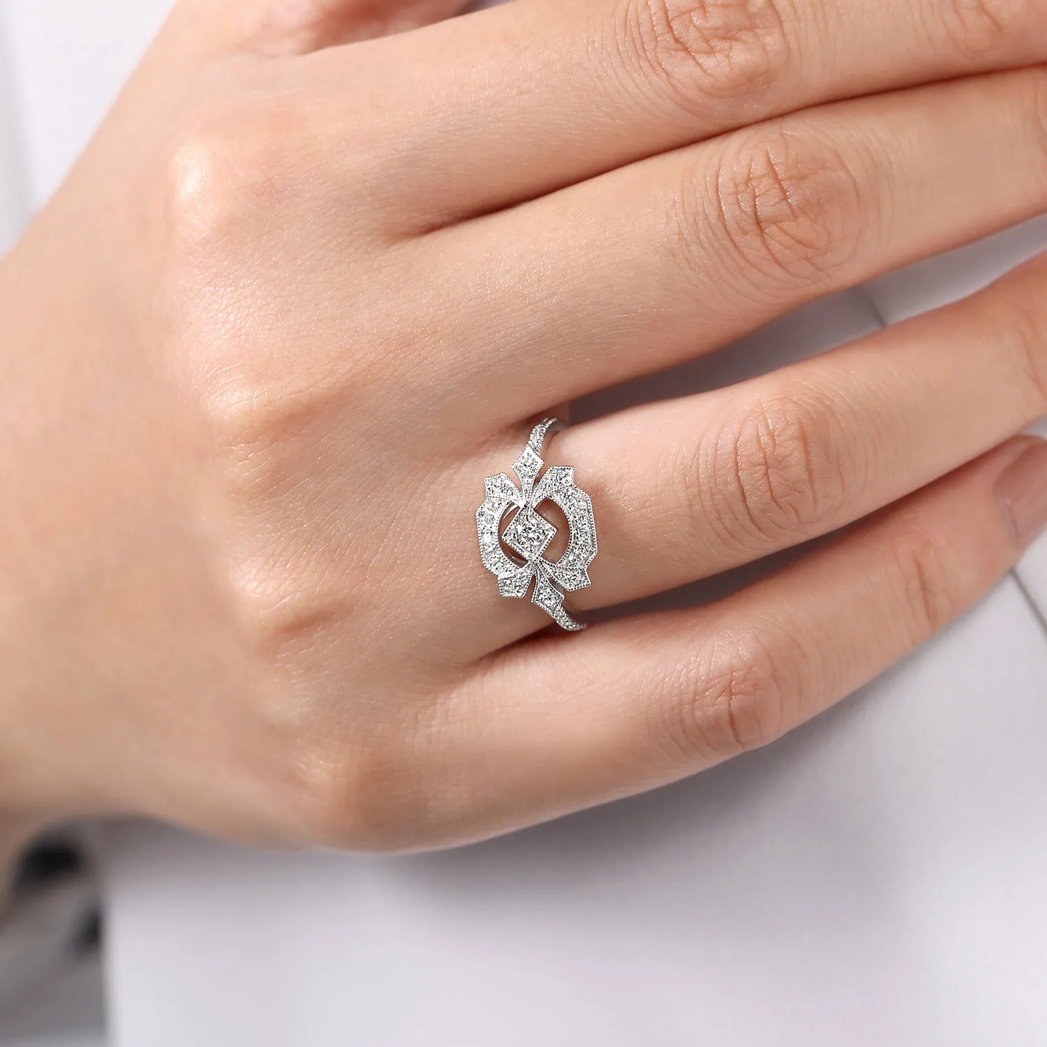 Art Deco Floral Diamond Ring in 14K White Gold, photograph 5