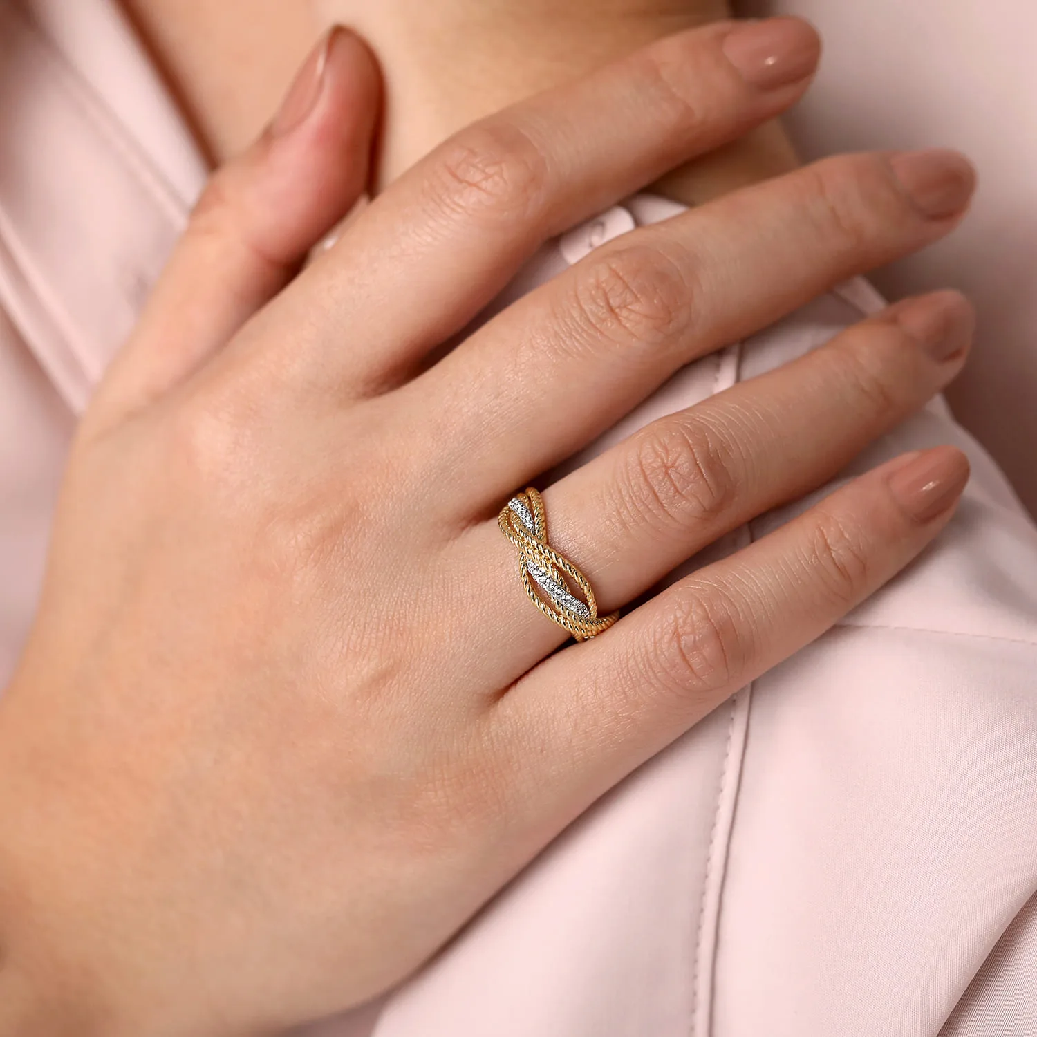 Twisted Rope and Diamond Intersecting Ring in 14K White/Yellow Gold, photograph 5