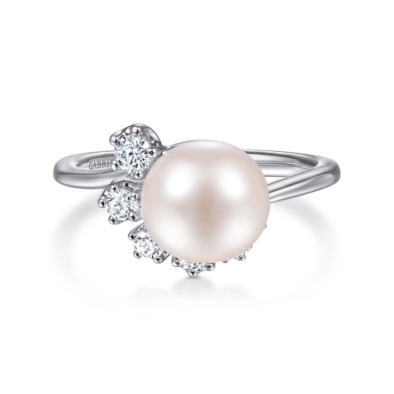 Pearl Ring with Diamond Accent