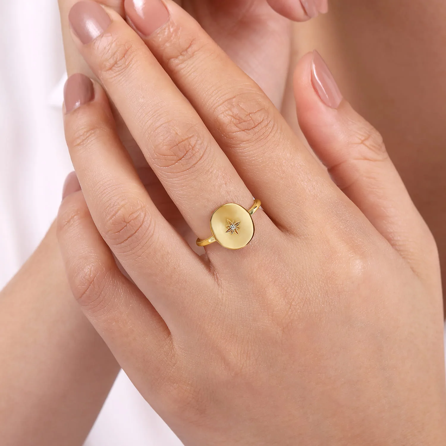 Medallion Ring with Diamond Star Center in 14K Yellow Gold, photograph 5
