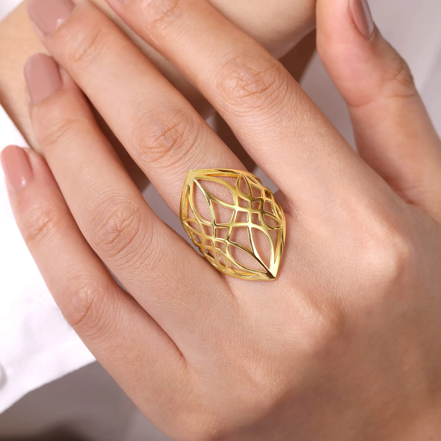 Aztec Cutout Ring in 14K Yellow Gold, photograph 5