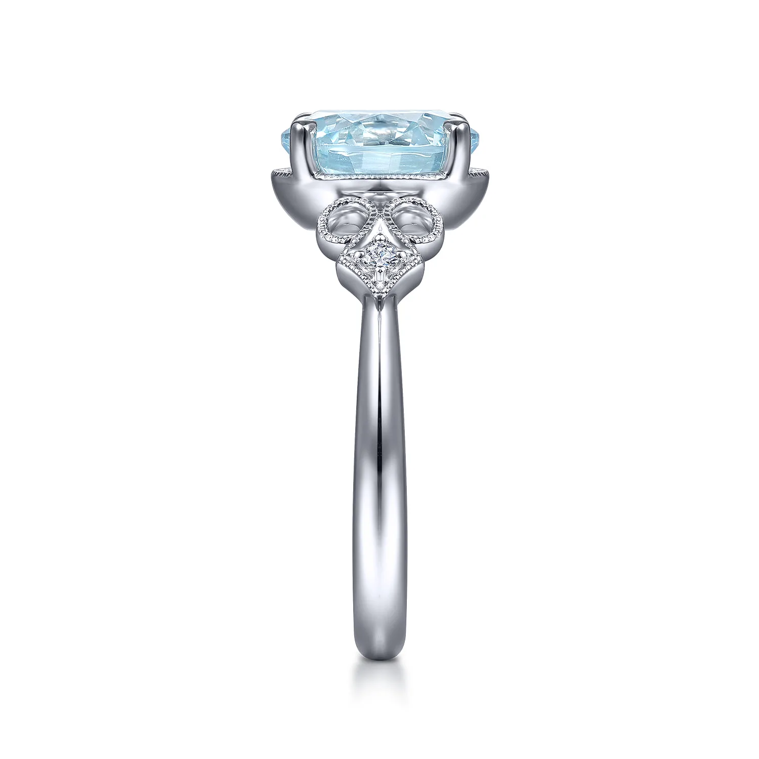 Vintage Diamond and Sky Blue Topaz Ring in 14K White Gold, photograph 4