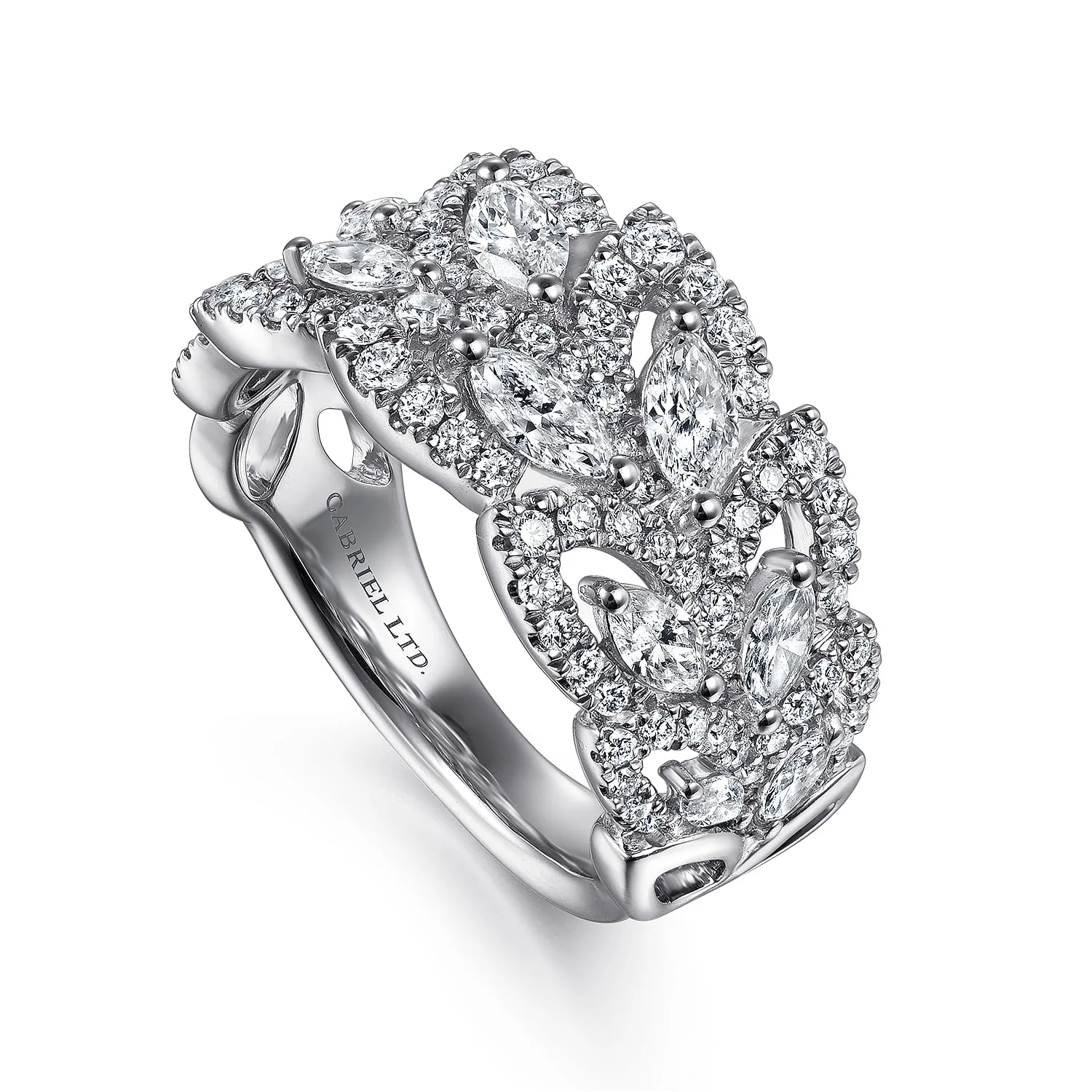 Diamond Pattern Wide Band Ring in 18K White Gold, photograph 3