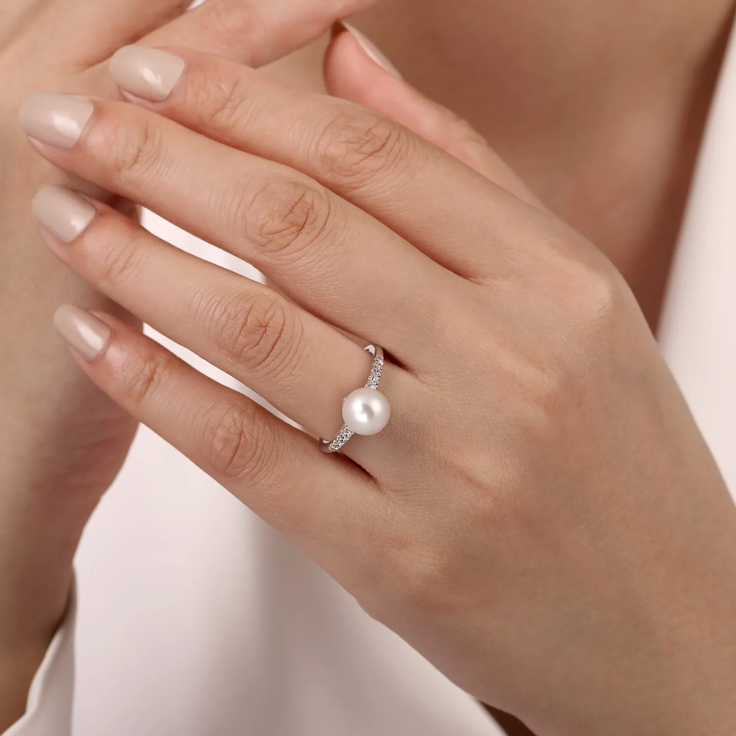 Classic Cultured Pearl and Graduate Diamond Promise Ring in 14K White Gold, photograph 5