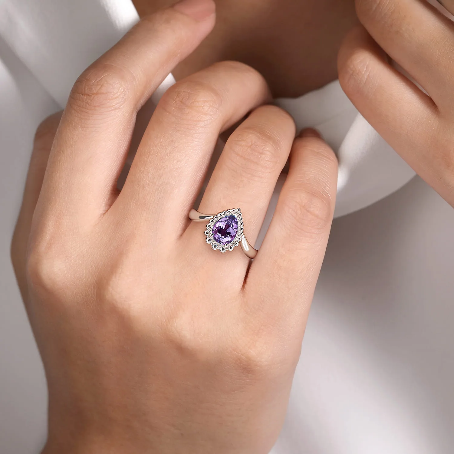 Bujukan Amethyst Chevron Ring in Sterling Silver, photograph 5