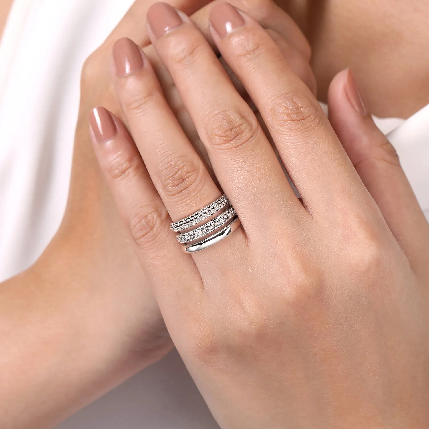 White Sapphire Bujukan Easy Stackable Ring in Sterling Silver, photograph 5