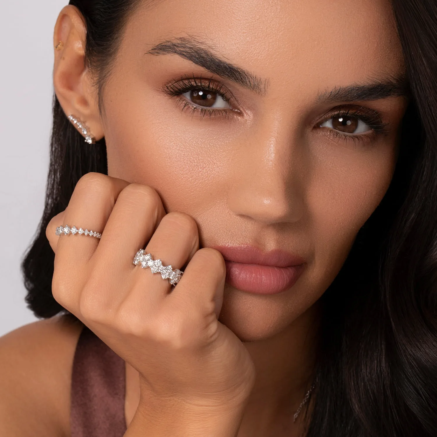 Diamond Cluster Station Ring in 14K White Gold, photograph 5