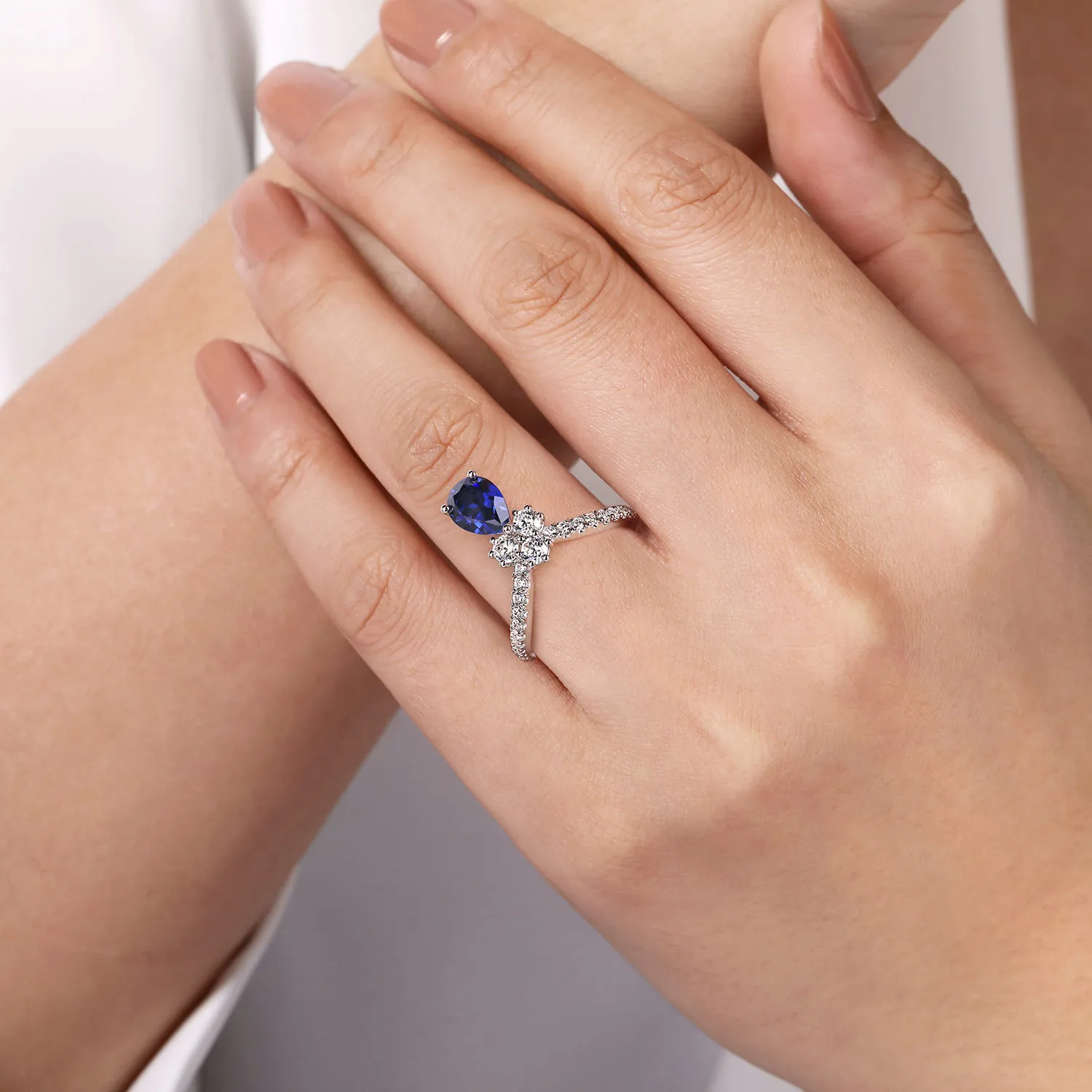 Diamond and Blue Sapphire Teardrop Chevron Ring in 14K White Gold, photograph 5