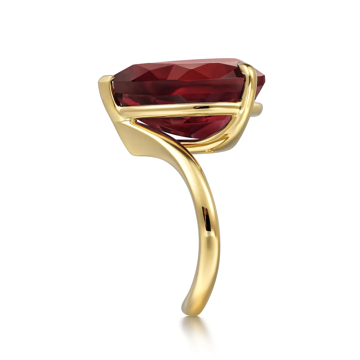Garnet Pear Ladies Ring in 14K Yellow Gold, photograph 4