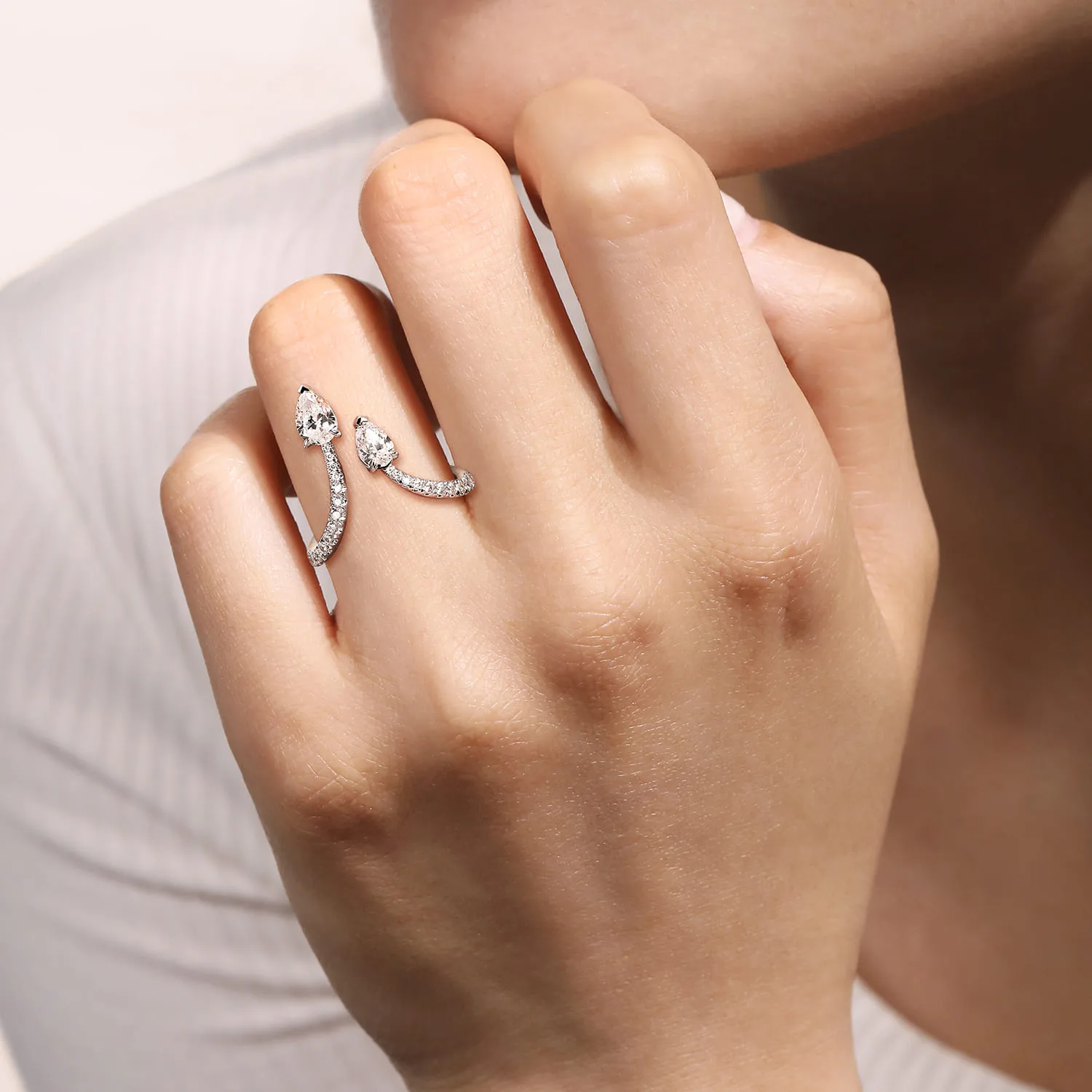 Diamond Open Chevron Ladies Ring in 14K White Gold, photograph 5