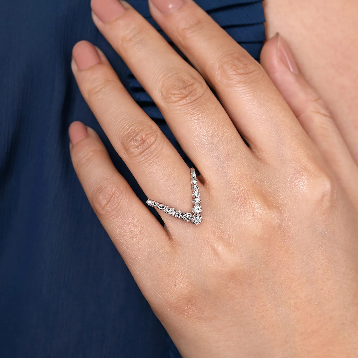 Diamond Chevron Ladies Ring in 14K White Gold, photograph 5