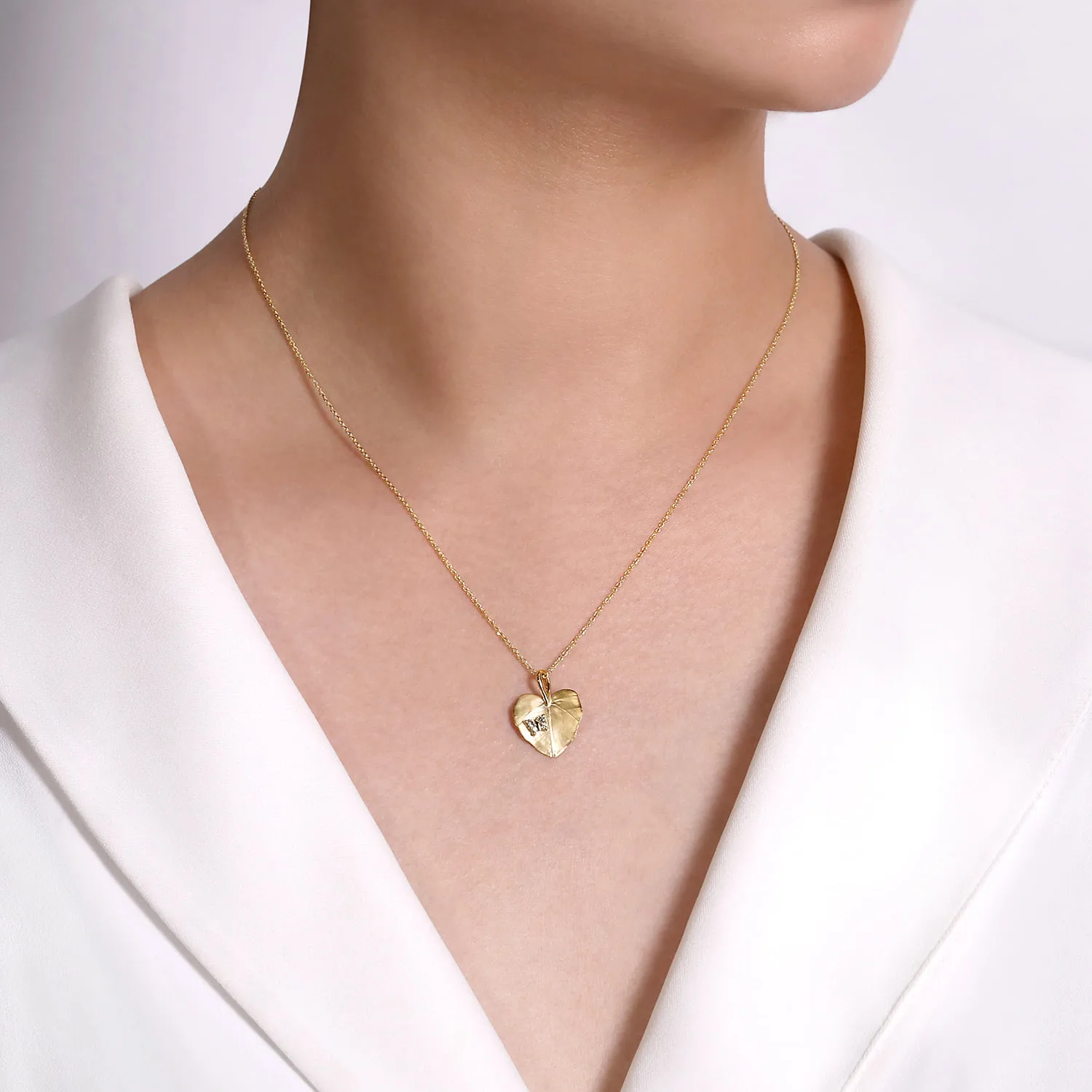 18 inch Diamond Leaf Pendant Necklace in 14K Yellow Gold, photograph 3