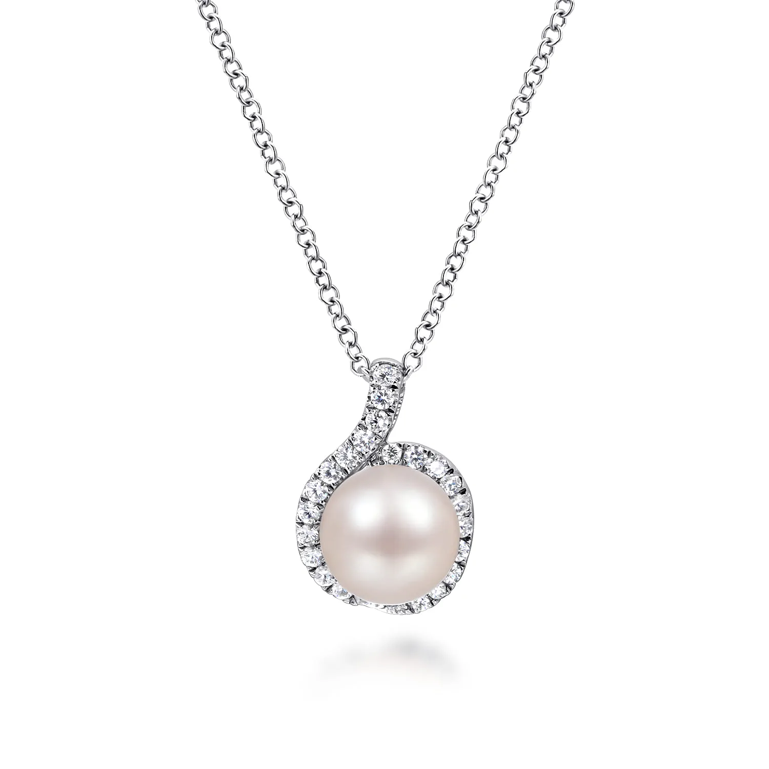 18 inch Round Cultured Pearl and Diamond Halo Pendant Necklace