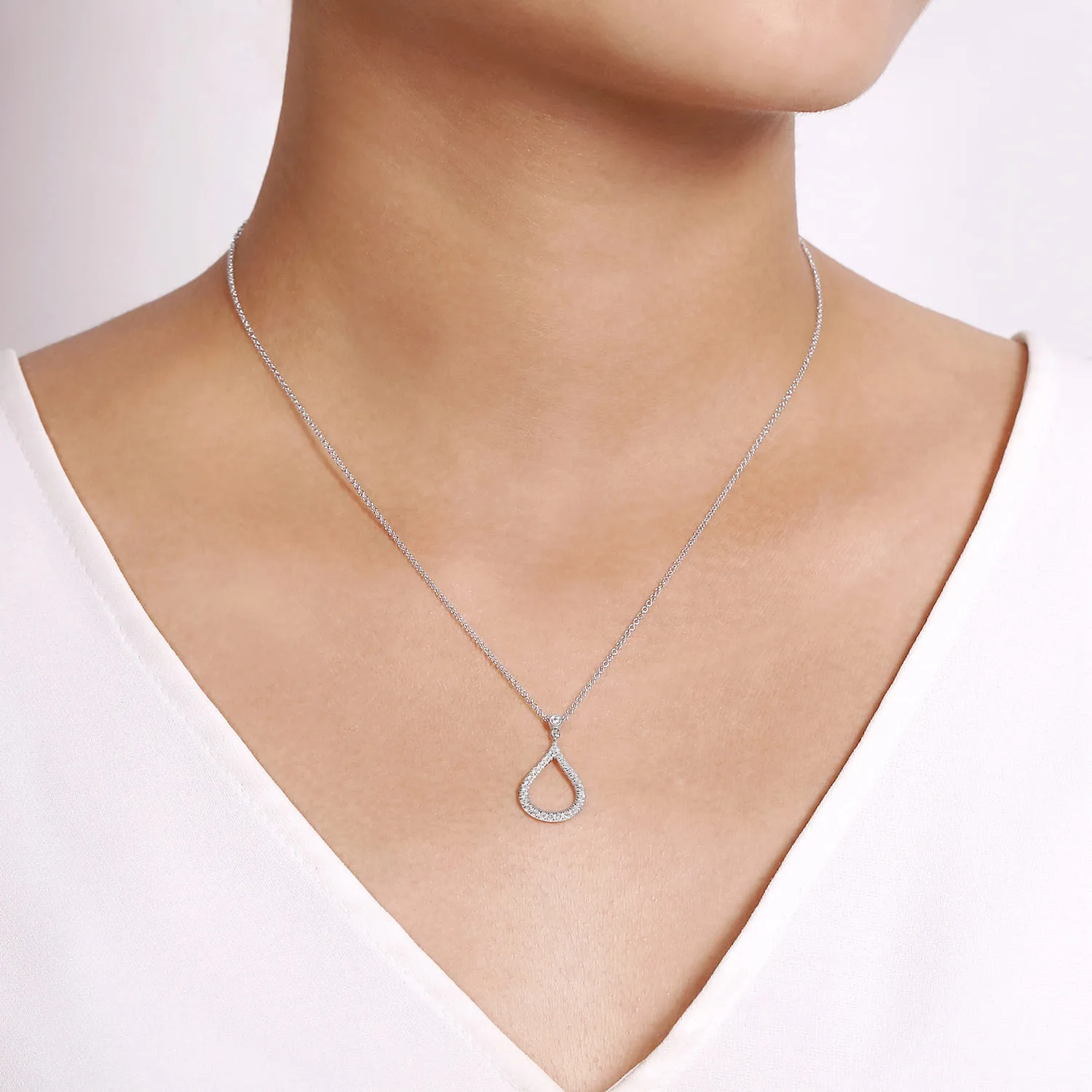 Diamond Pave Teardrop Pendant Necklace in 14K White Gold, photograph 3
