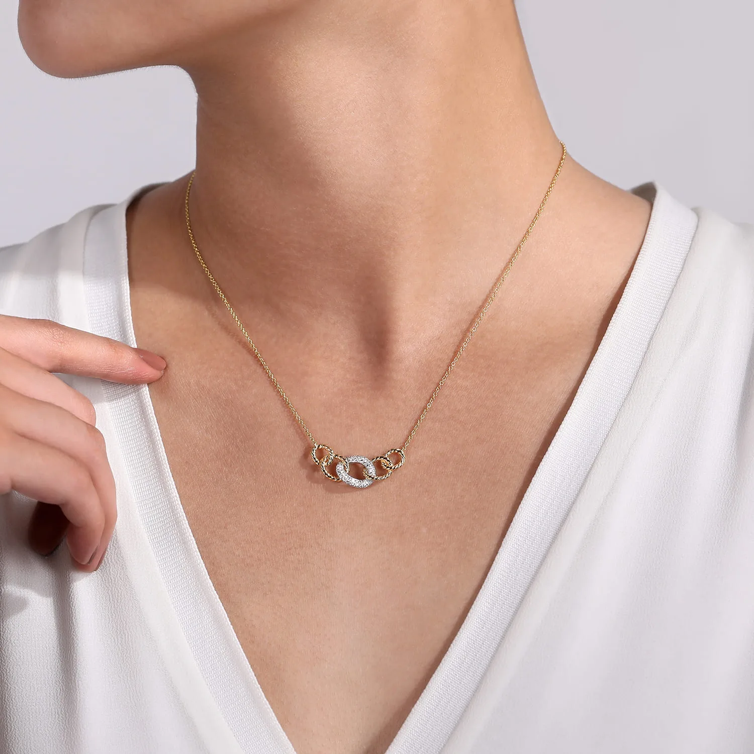 Twisted Rope Link Necklace with Pave Diamond Link Station in 14K White/Yellow Gold, photograph 3