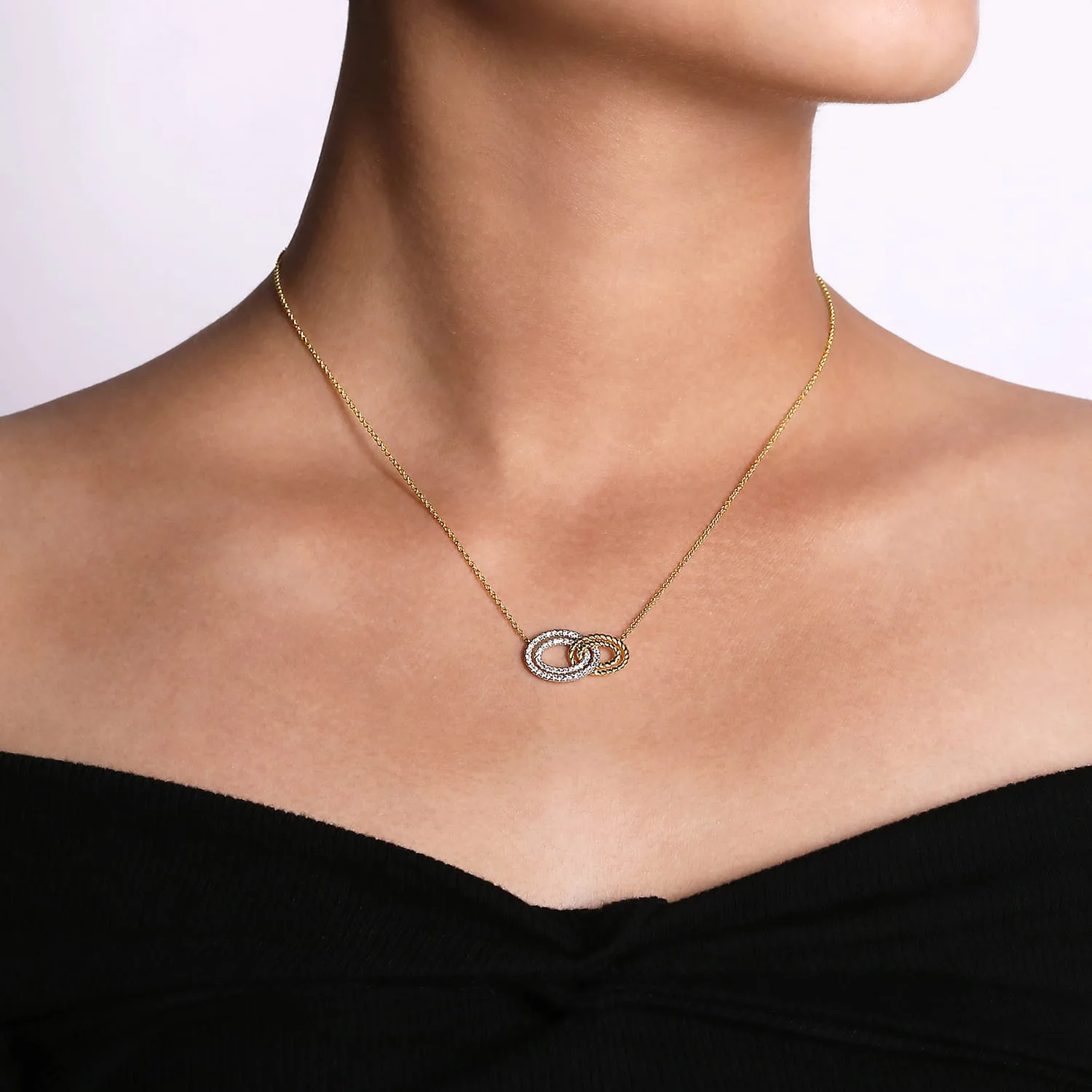Interlocking Link Diamond Pendant Necklace in 14K White/Yellow Gold, photograph 3
