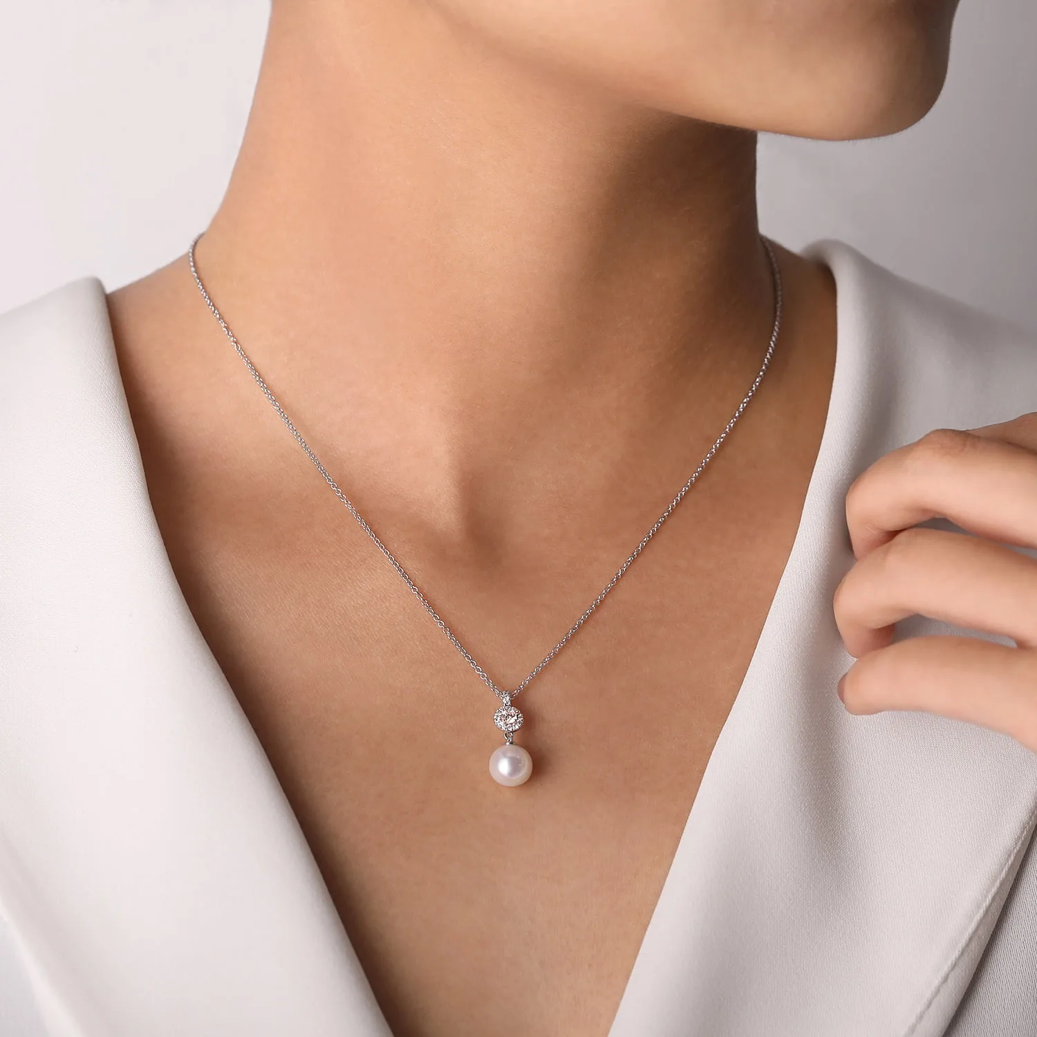 Diamond Pave Halo and Pearl Drop Pendant Necklace in 14K White Gold, photograph 3