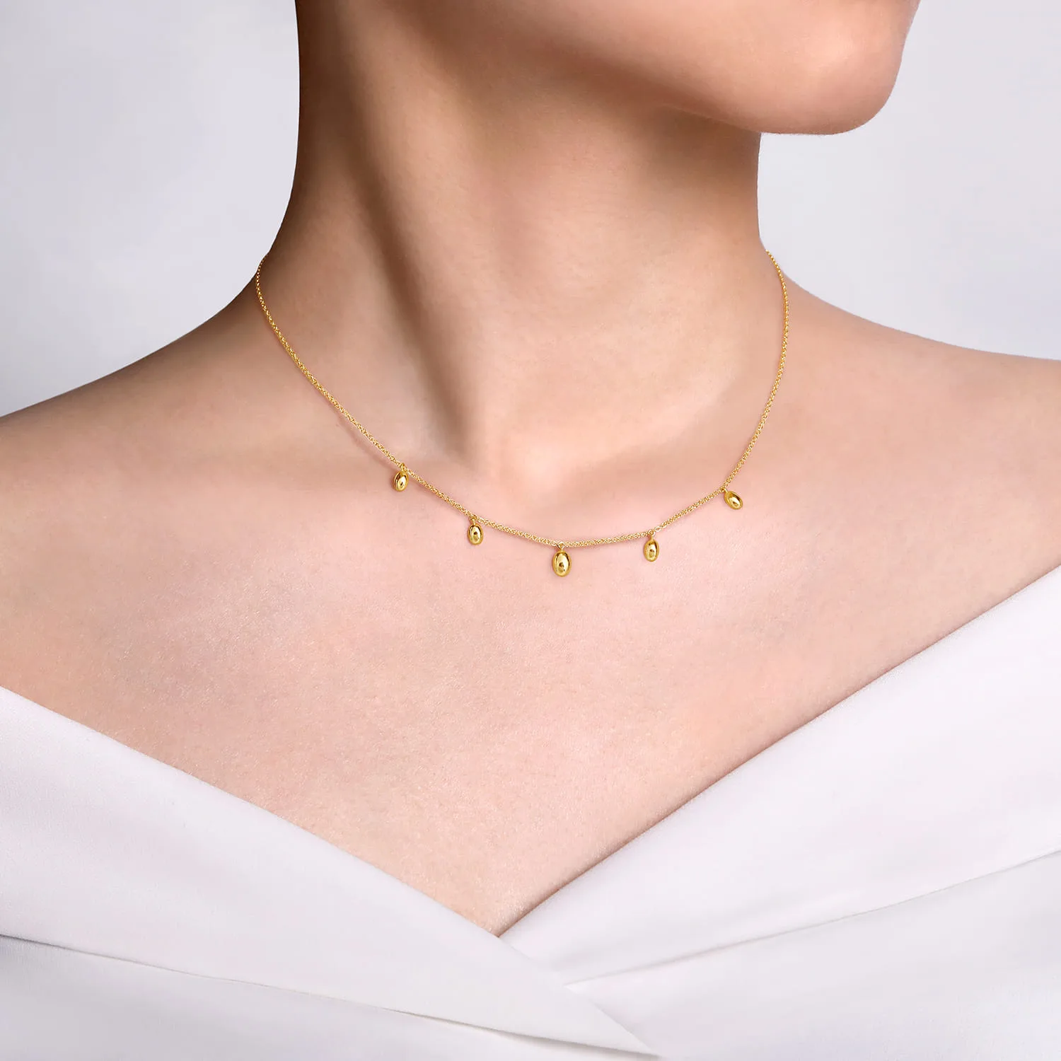 Chain Necklace with Bujukan Bead Drops in 14K Yellow Gold, photograph 3