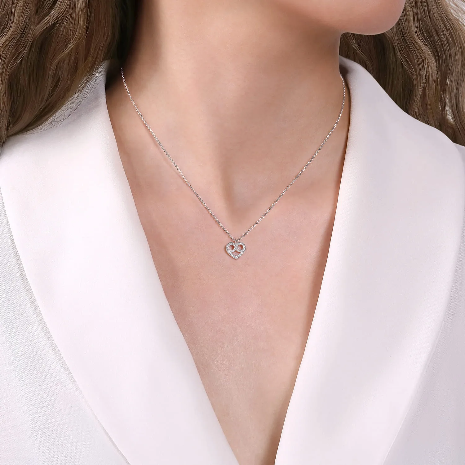 Diamond Pave Infinity Pendant Necklace in 14K White Gold, photograph 3