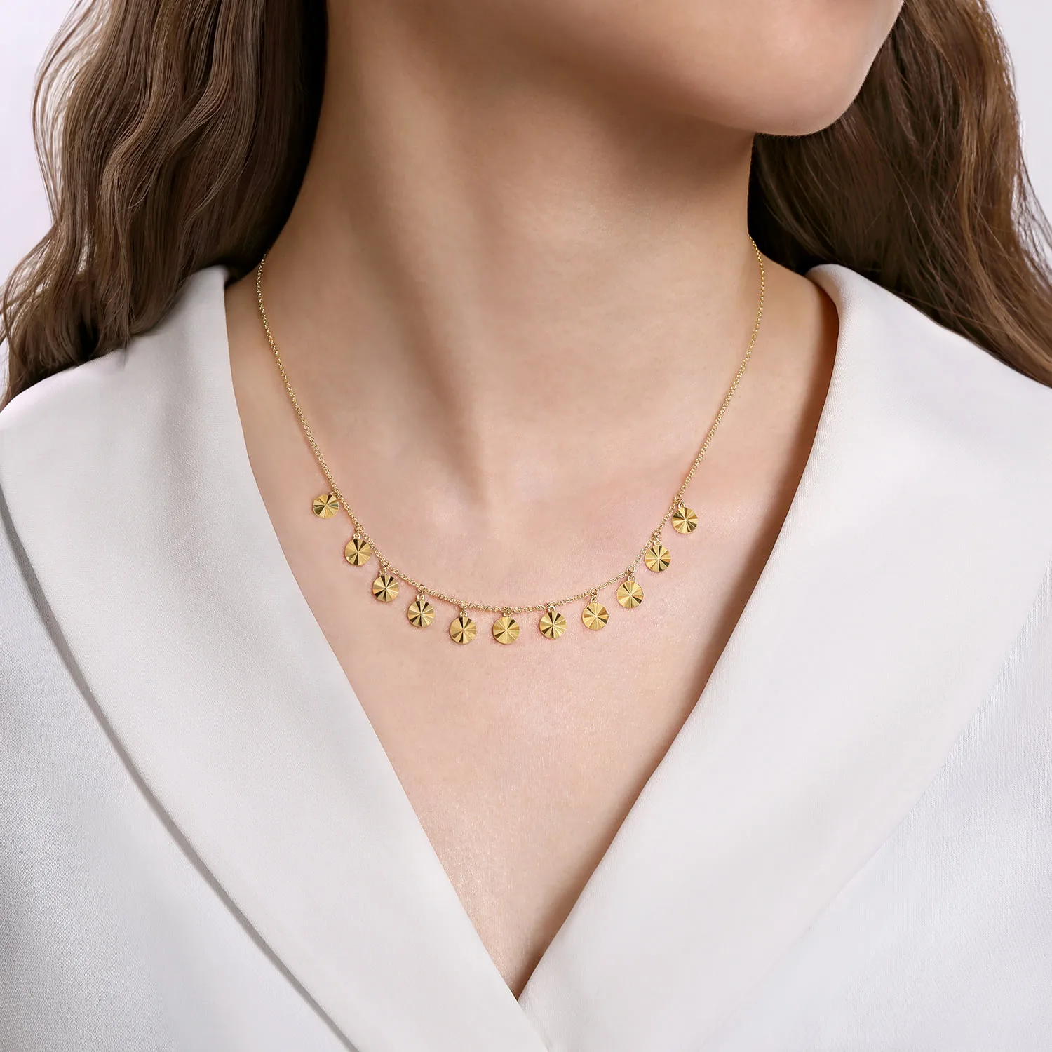 Disc Drops Necklace in 14K Yellow Gold, photograph 3