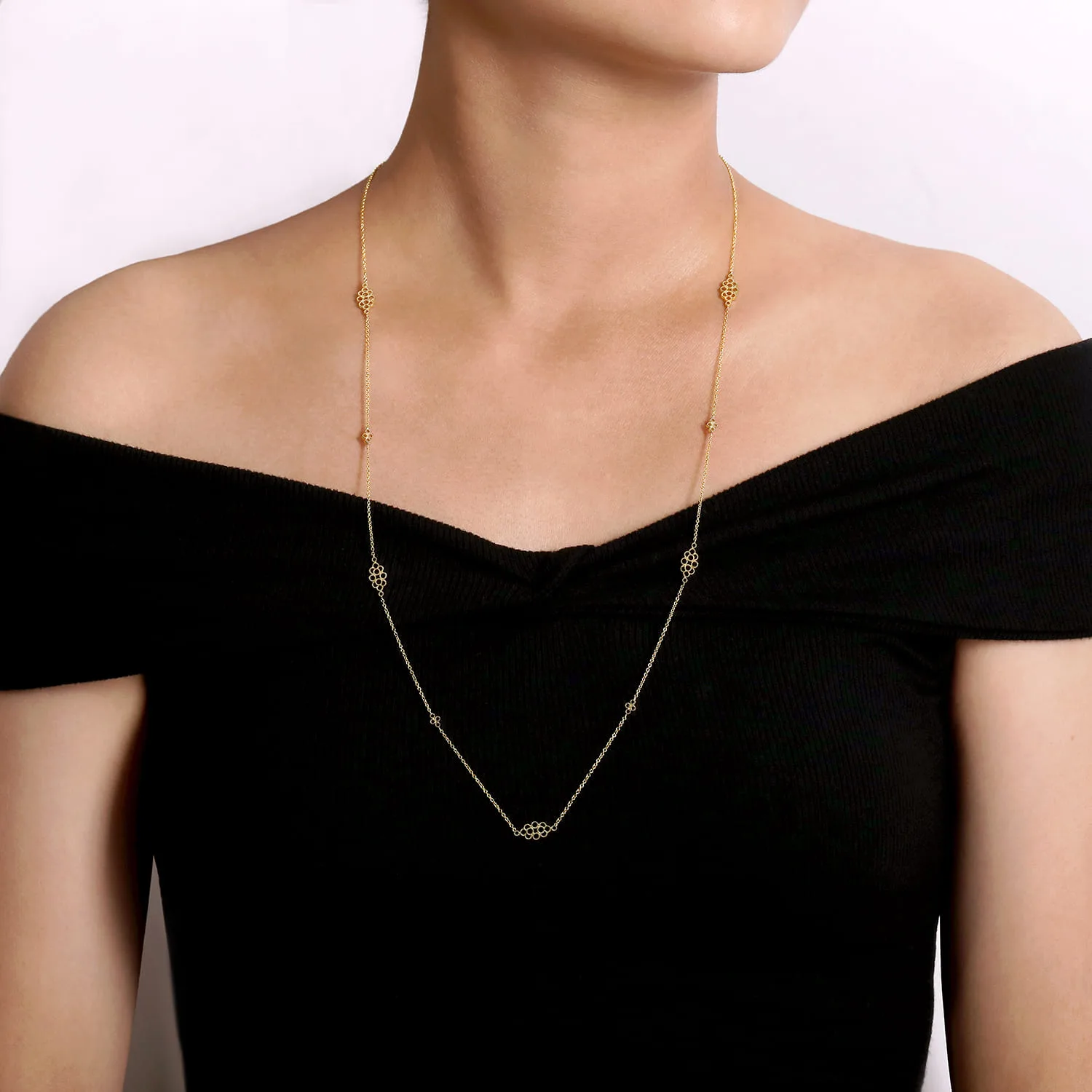 28 inch Multi Circle Casted Station Necklace in 14K Yellow Gold, photograph 3