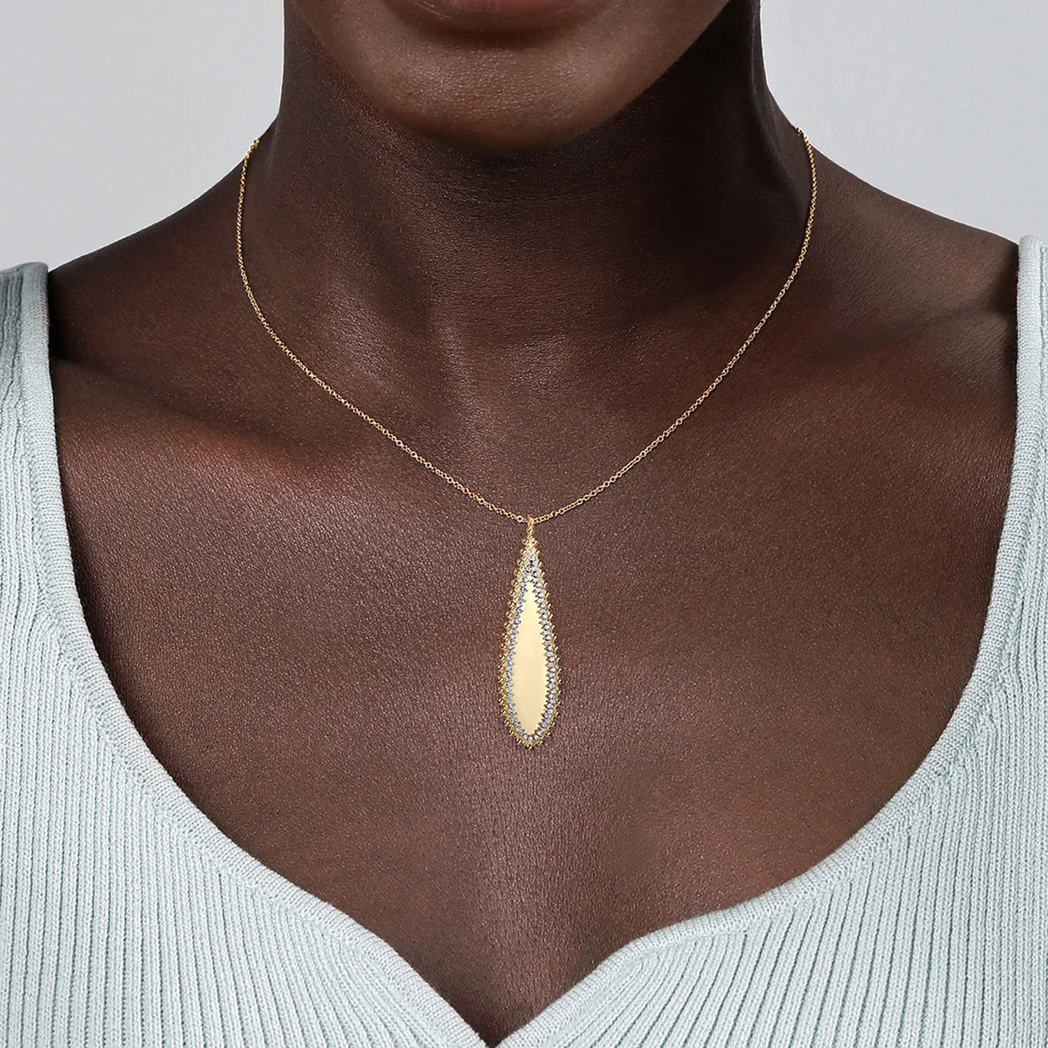 Bujukan Diamond Necklace in 14K Yellow Gold, photograph 3