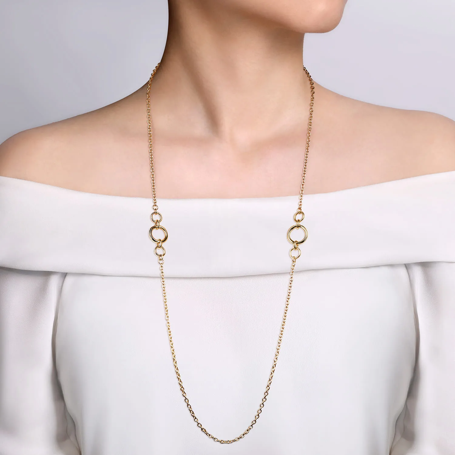 Chain Necklace with Circle Stations in 14K Yellow Gold, photograph 3