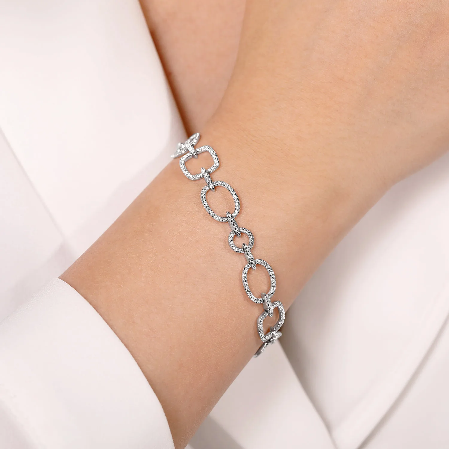 Geometric Diamond Links Tennis Bracelet in 14K White Gold, photograph 3