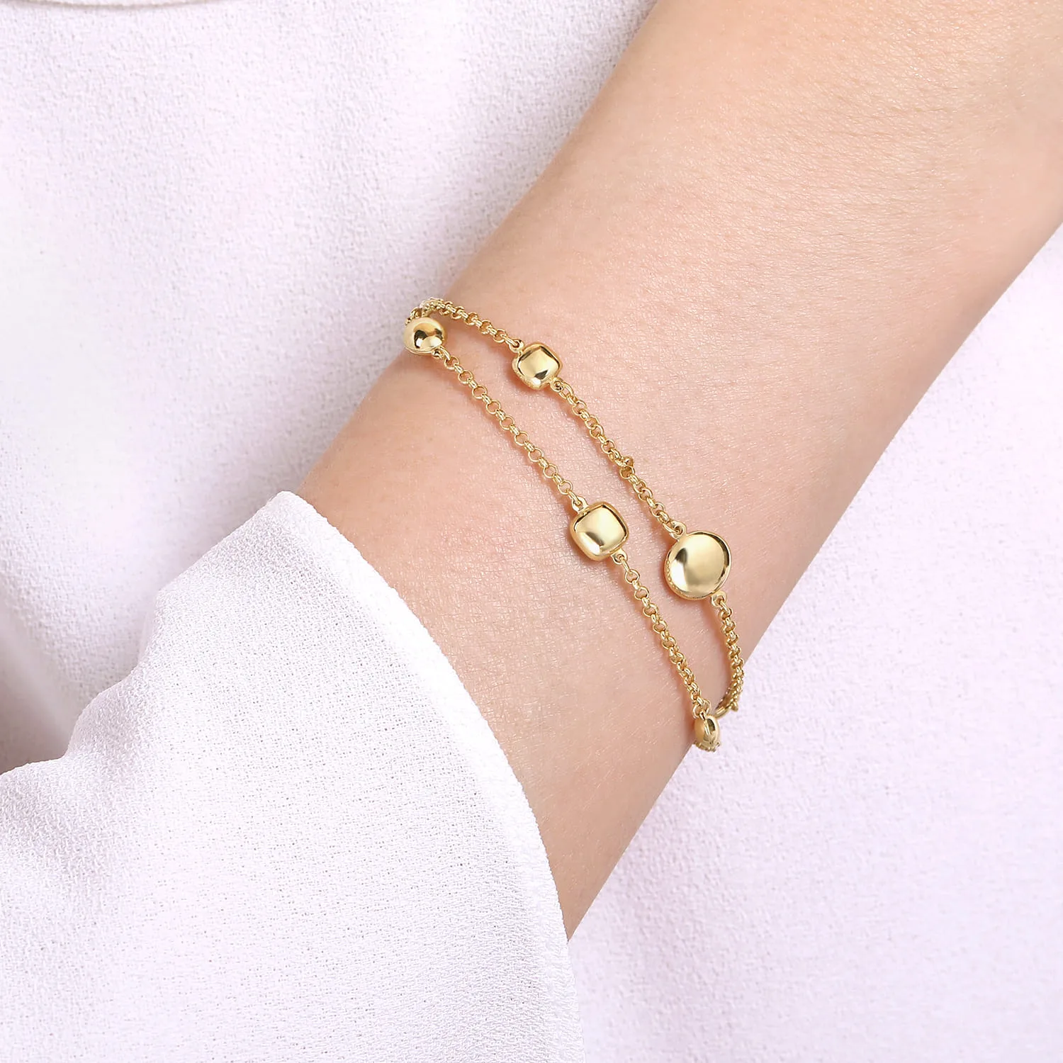 Two Row Chain Bracelet with Bujukan Ball Stations in 14K Yellow Gold, photograph 3