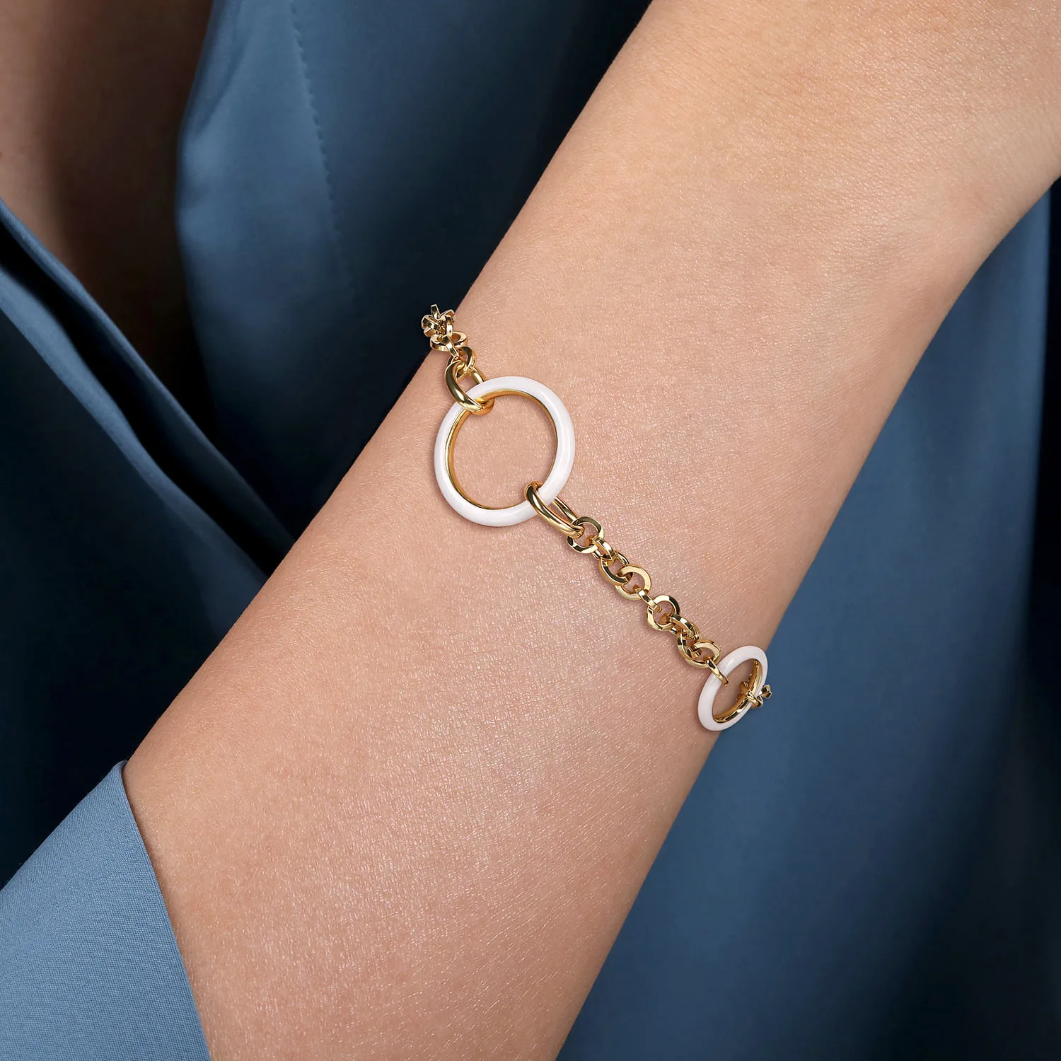 Hollow Tube Link Bracelet with Enamel in 14K Yellow Gold, photograph 3
