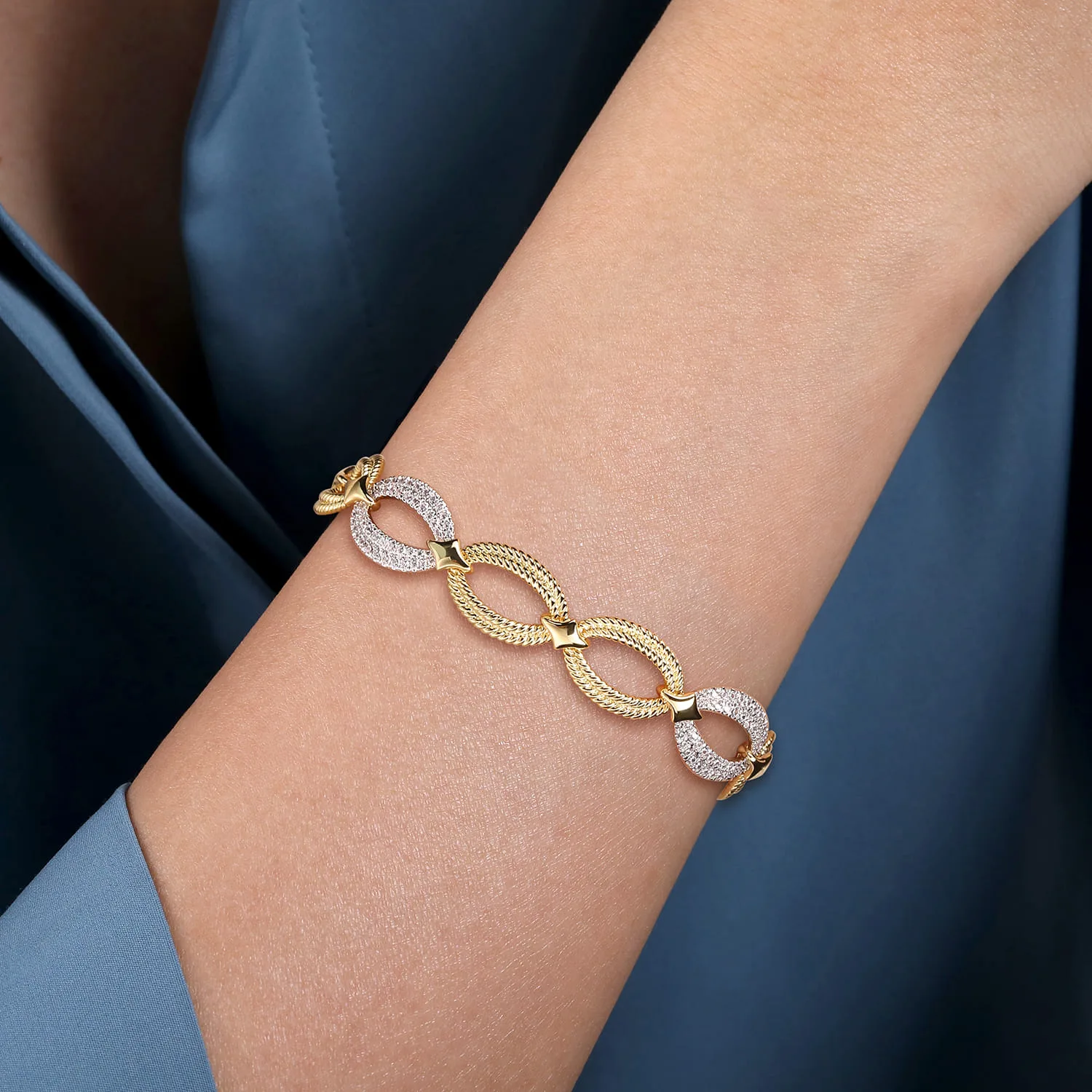 Diamond Rope Link Chain Bracelet in 14K White/Yellow Gold, photograph 3
