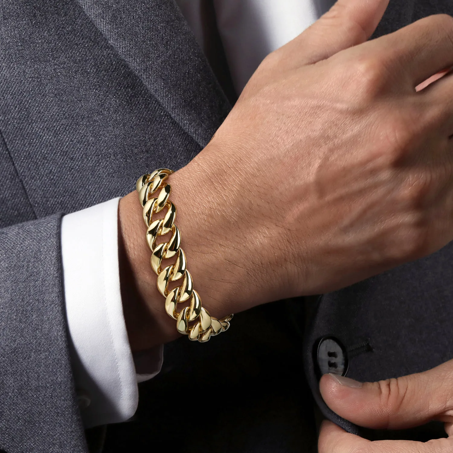 14mm Hollow Classic Plain Men's Cuban Link Chain Bracelet in 14K Yellow Gold, photograph 3