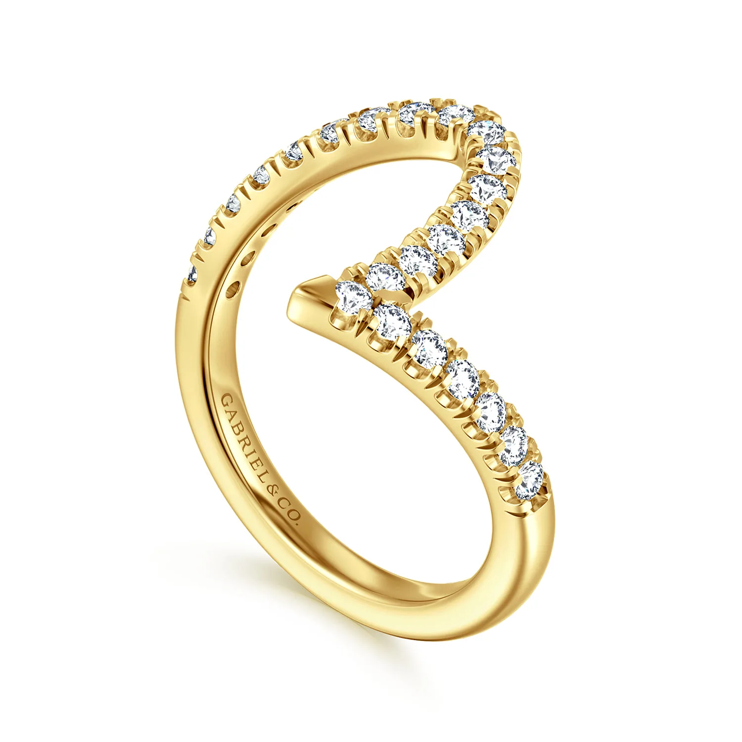 Diamond Wedding Band in 14K Yellow Gold, photograph 3