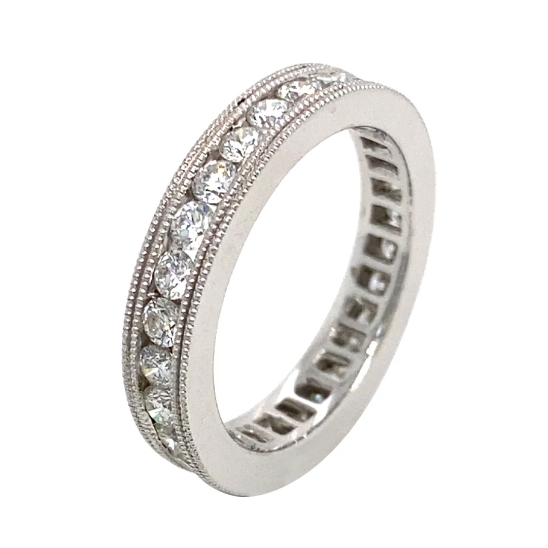 18K White Gold Diamond Band